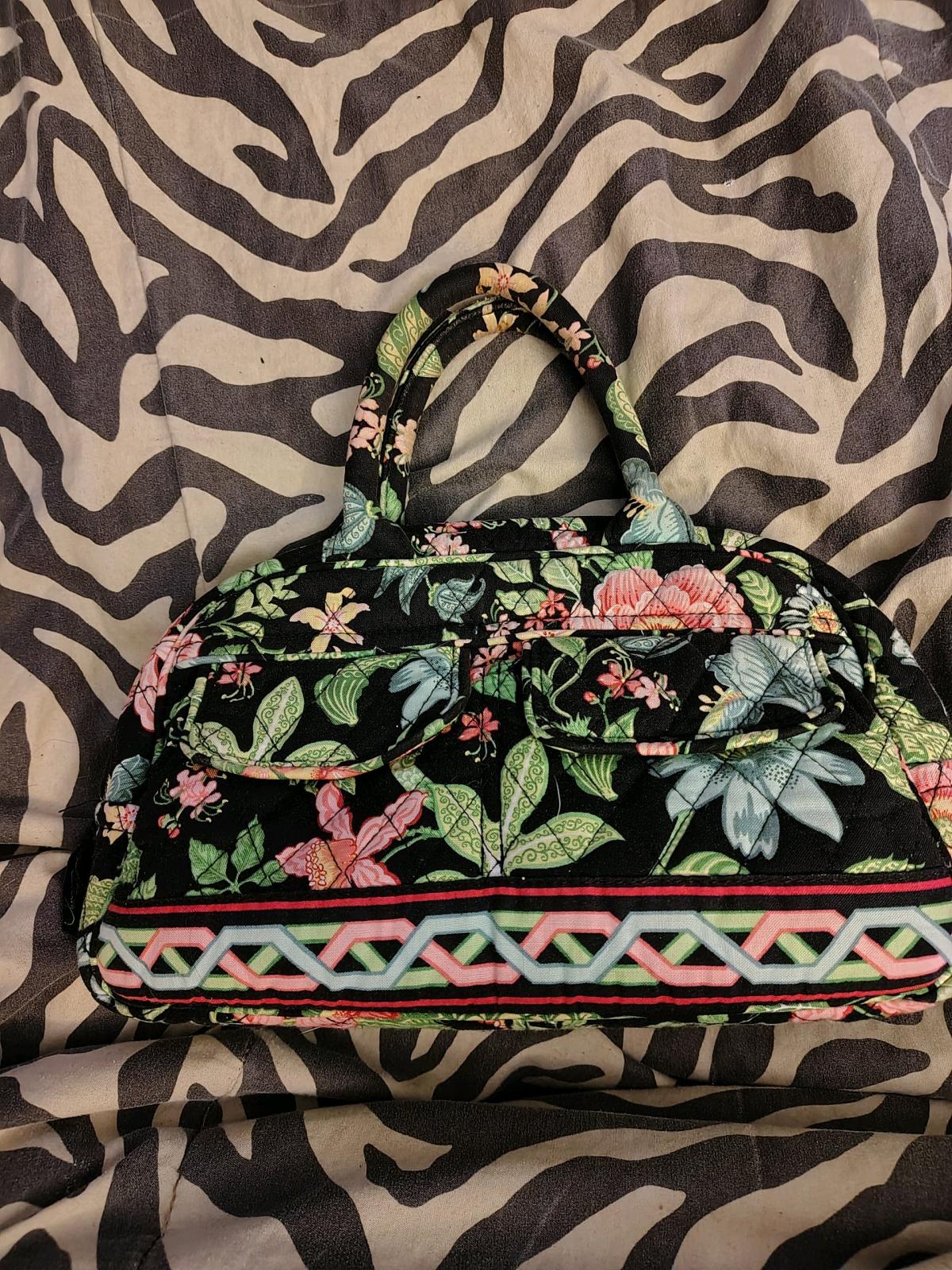 too small for me vera Bradley purse - Torrington, Connecticut - FleaMarketBay