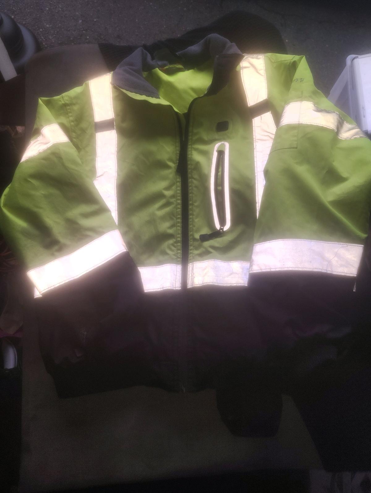 ability rain gear with a heated coat large and pants - Addy, Washington - FleaMarketBay