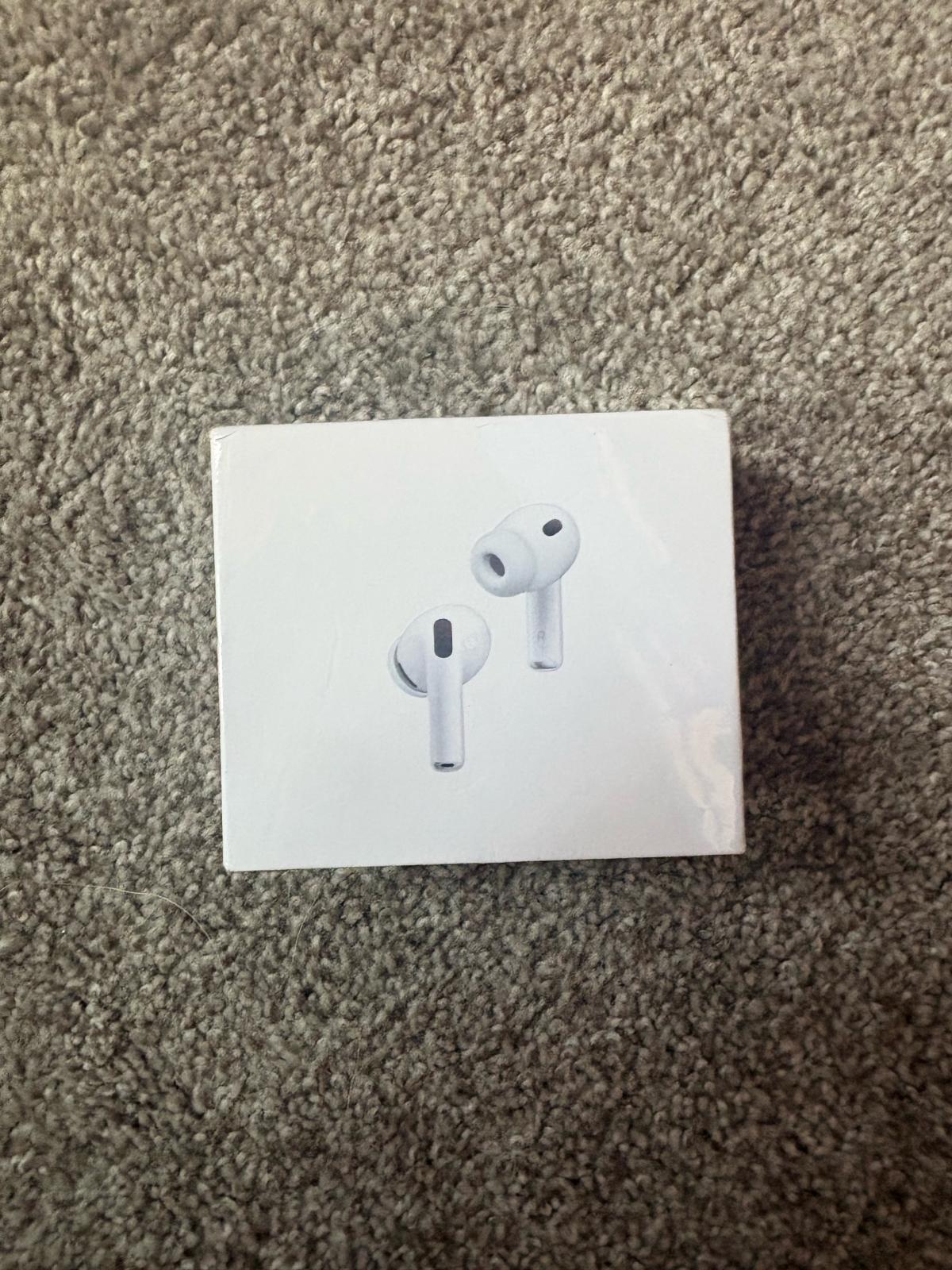 airpod pros 3 - Green Bay, Wisconsin - FleaMarketBay
