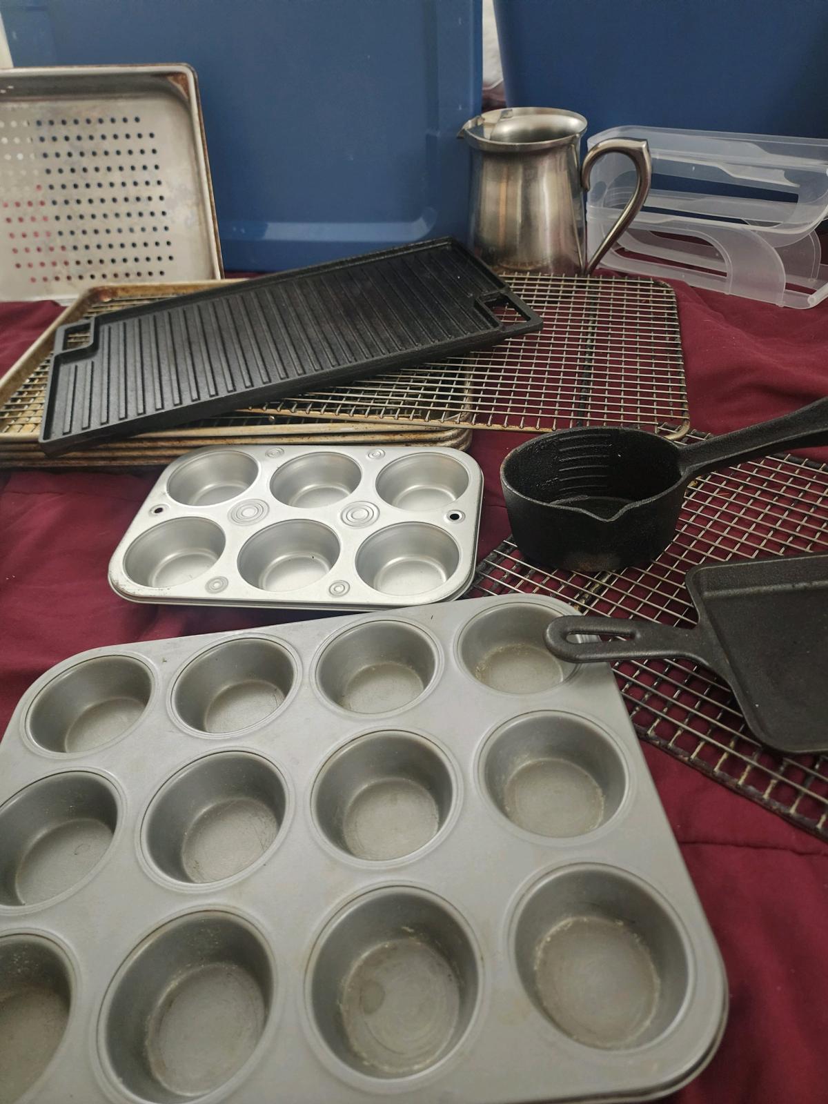kitchen baking cast iron camping dishes - Knoxville, Tennessee - FleaMarketBay