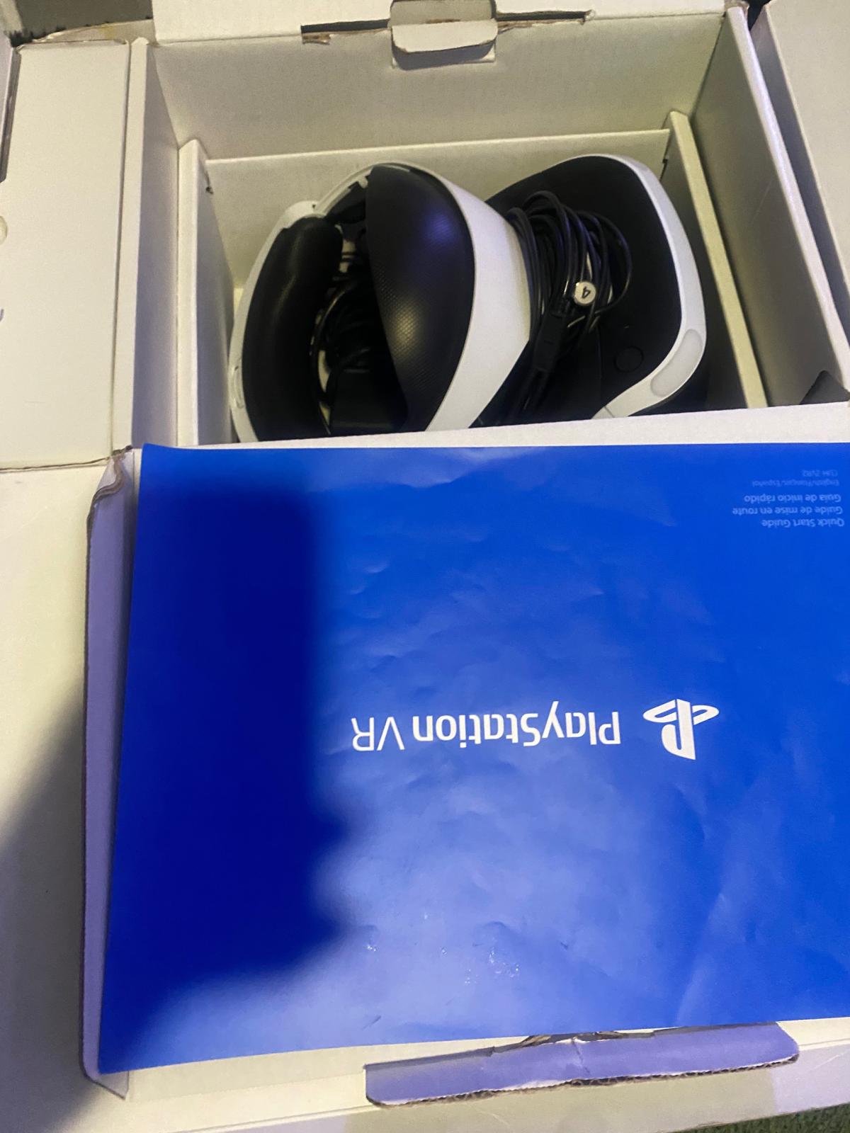 PS4 Slim 500GB  Complete PSVR Bundle Everything works perfec - North Tonawanda, New York - FleaMarketBay