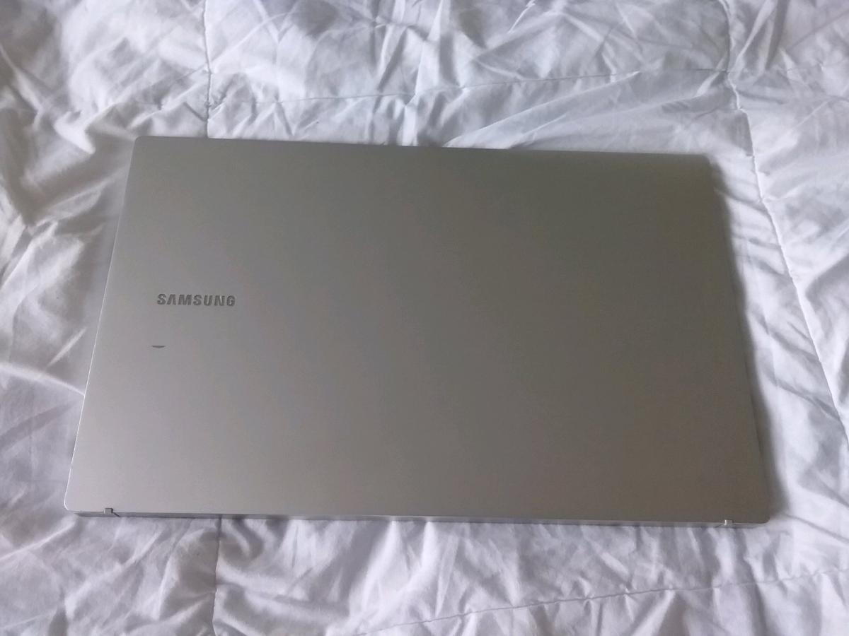 Samsung Galaxy Book i7 16GB RAM 512GB SSDNVIDIA MX450 Laptop - Dallas, Texas - FleaMarketBay