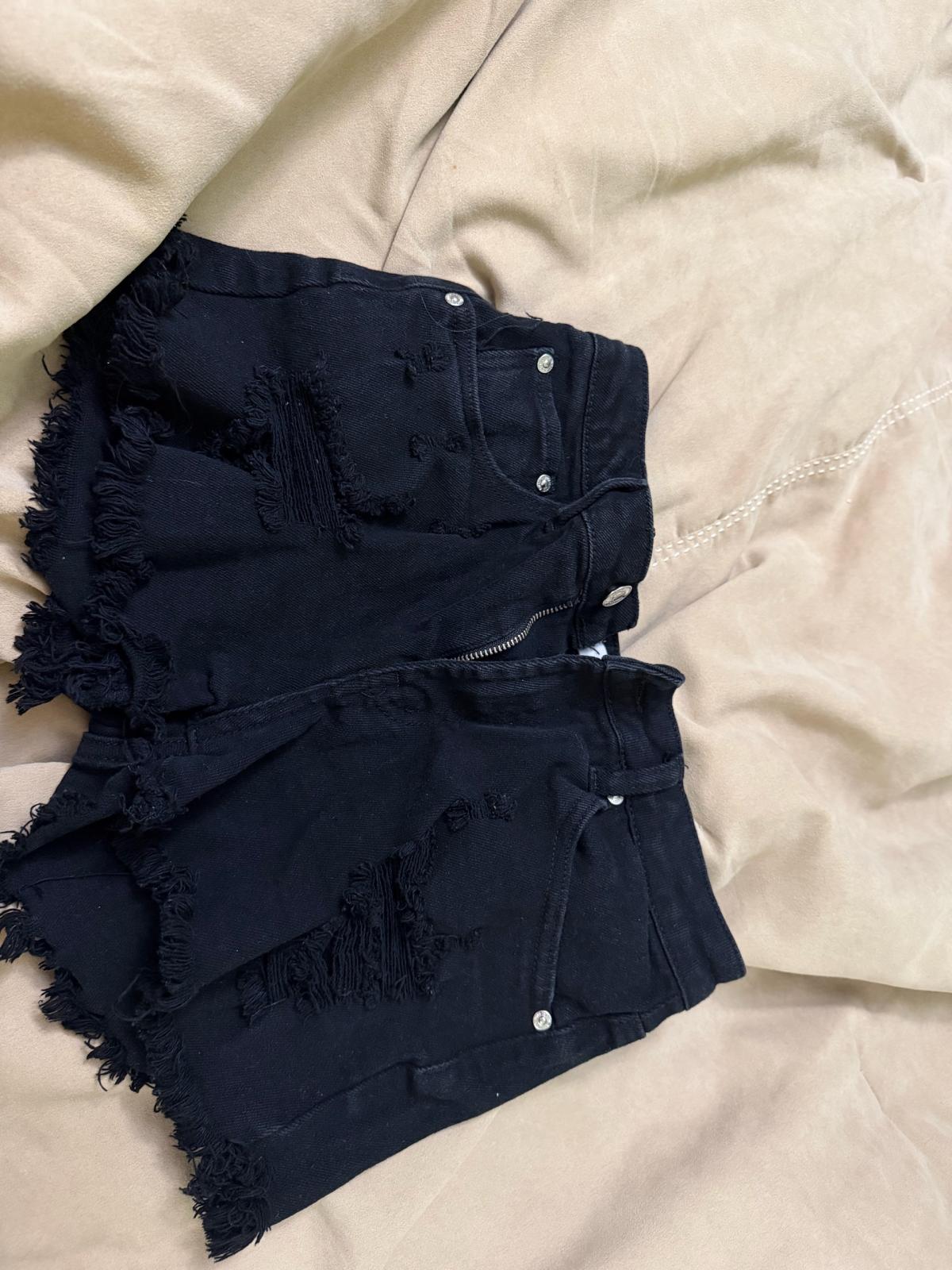 almost famous shorts size 5 black holes in the shorts - Crockett, Texas - FleaMarketBay