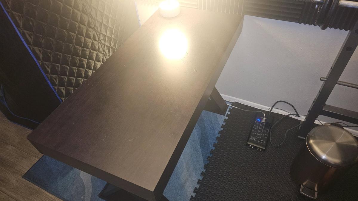 Dark walnut office desk - Tucson, Arizona - FleaMarketBay