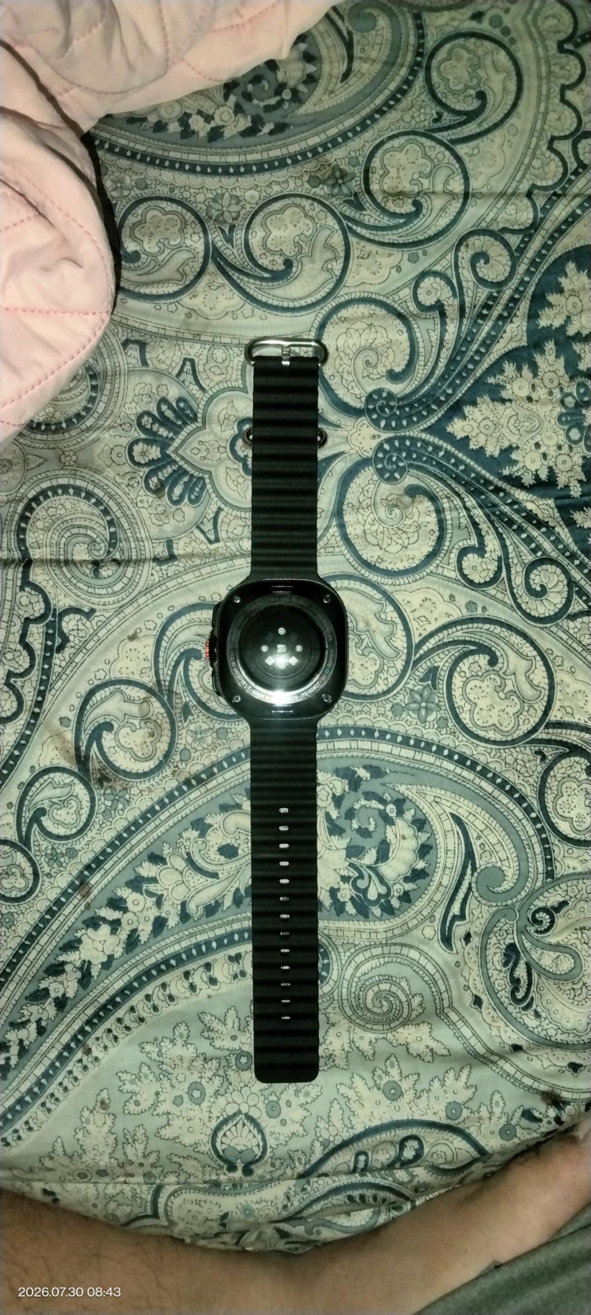 selling a smartwatch - California City, California - FleaMarketBay