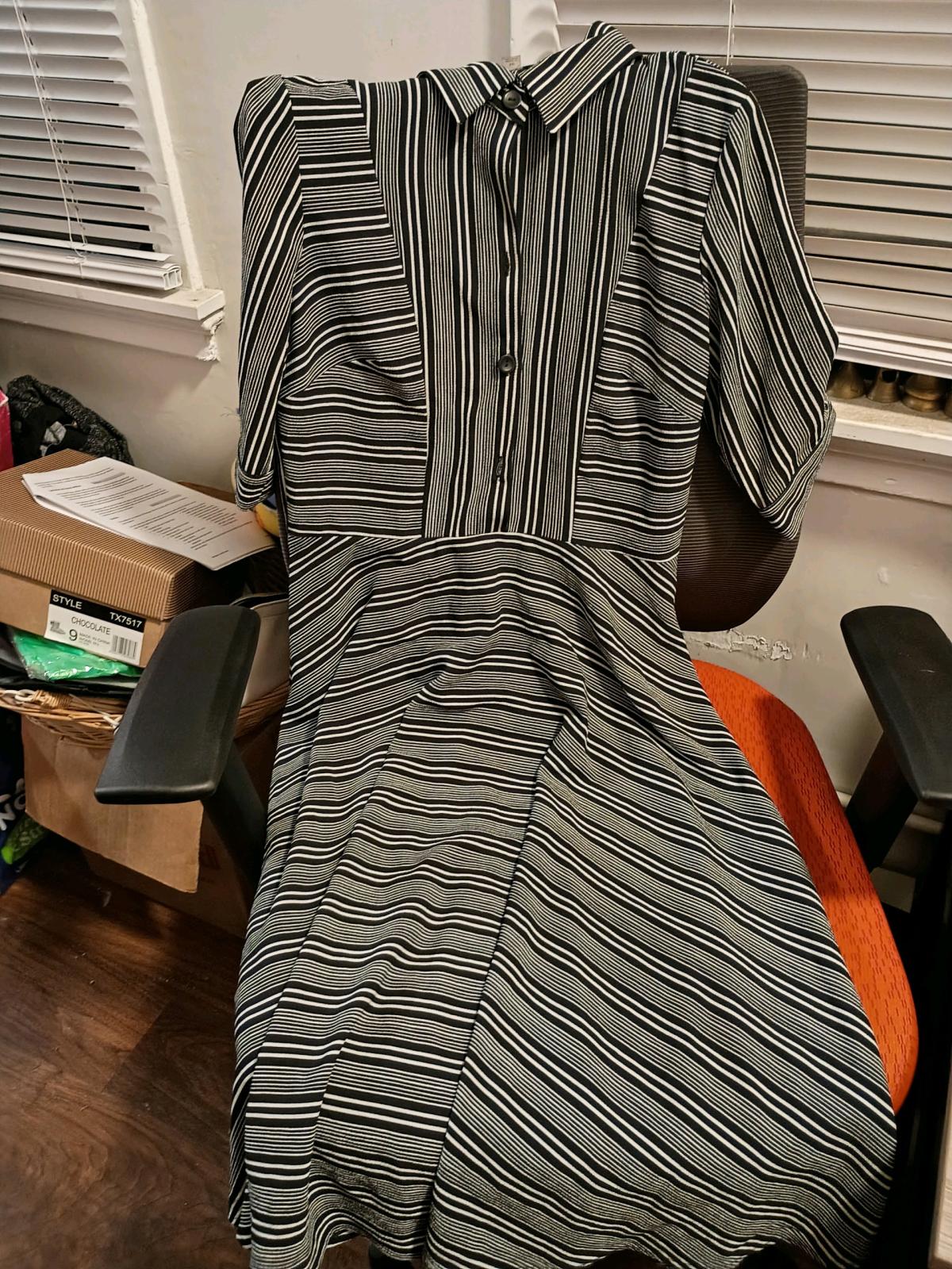 size 10 black and white dress - Dayton, Ohio - FleaMarketBay