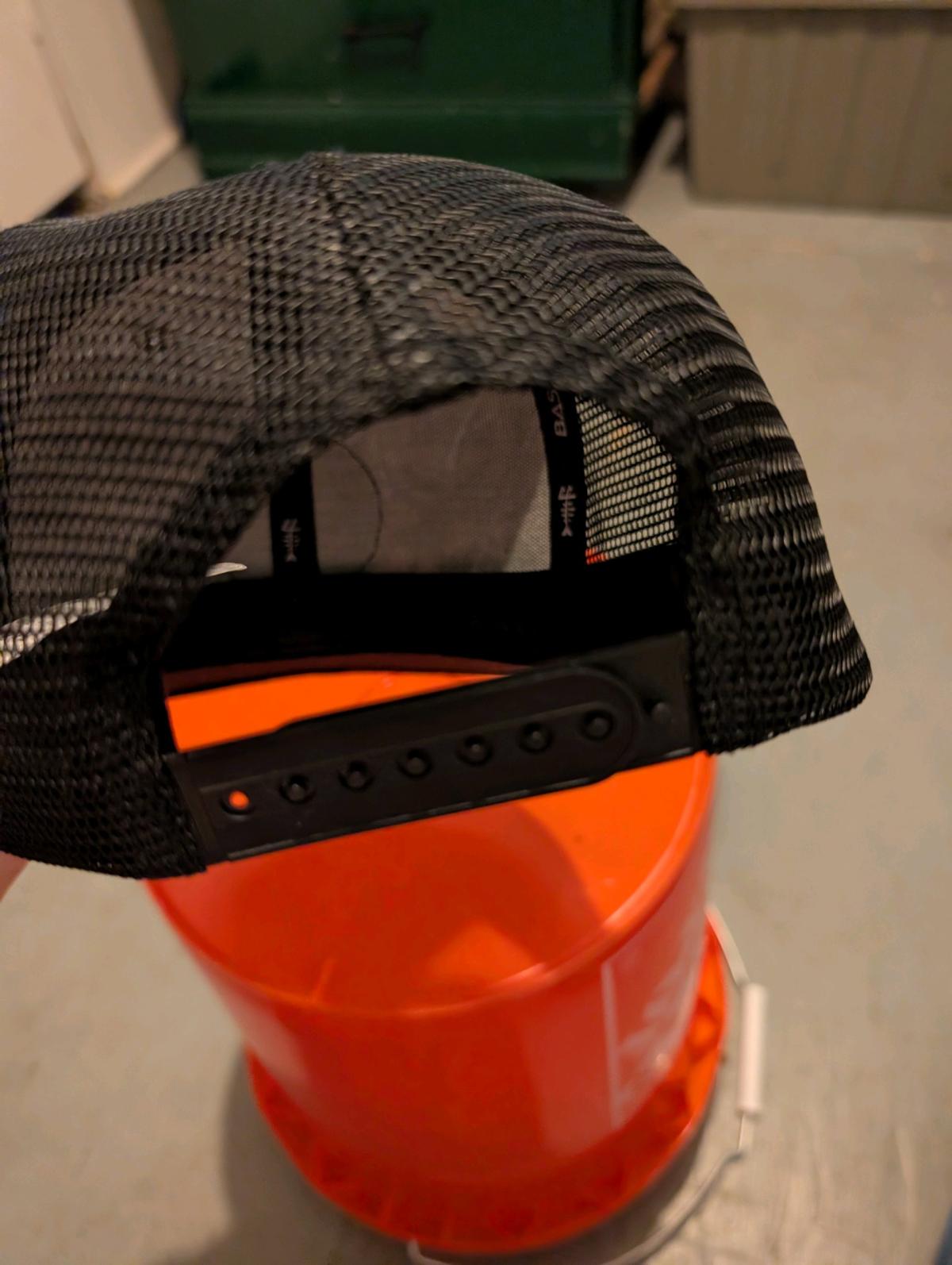 its a BASS DASH CAMO SNAPBACK MENS HAT its been worn ones - Ludowici, Georgia - FleaMarketBay
