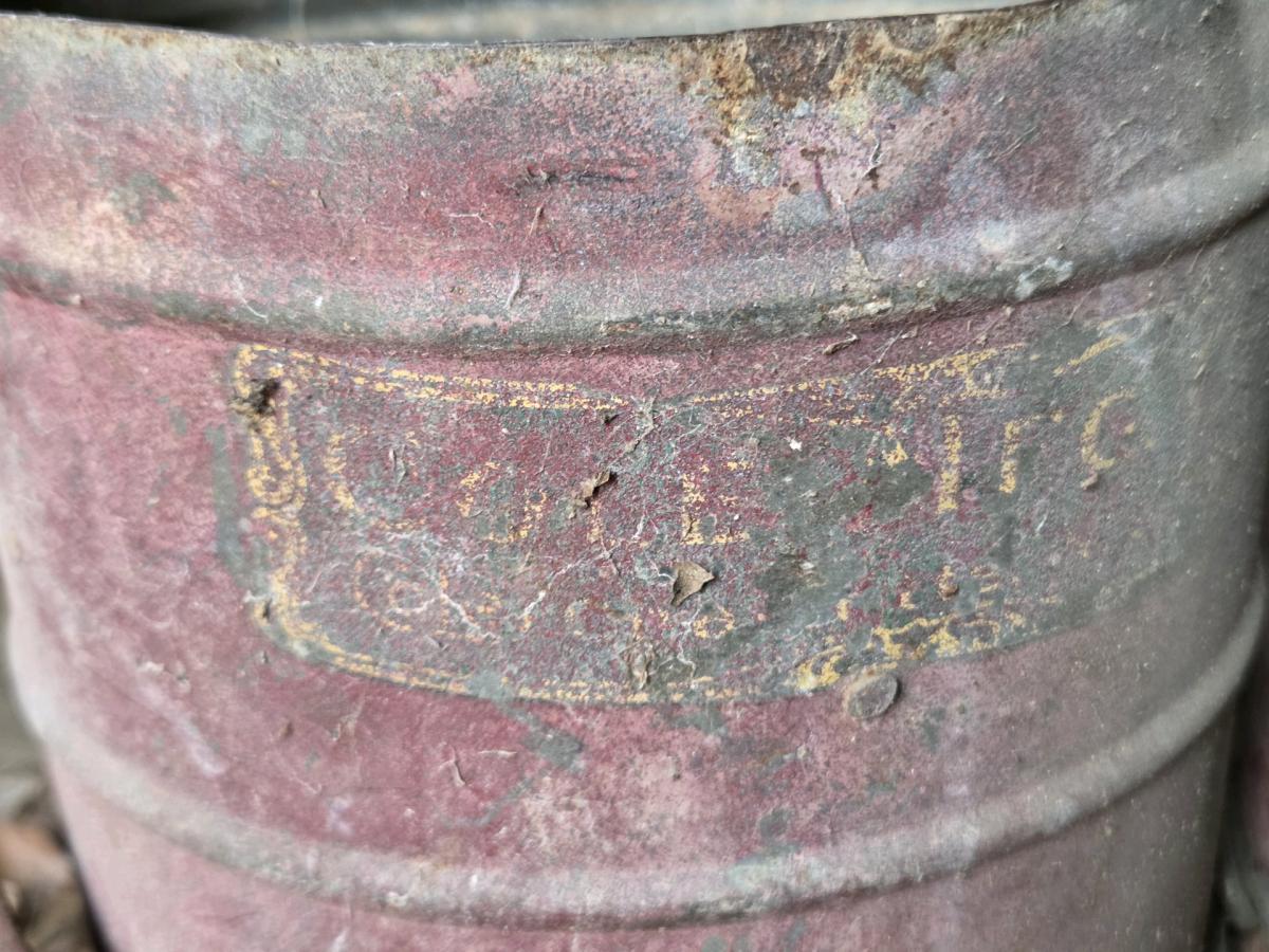 old seed spreader with potential for art - Alicia, Arkansas - FleaMarketBay