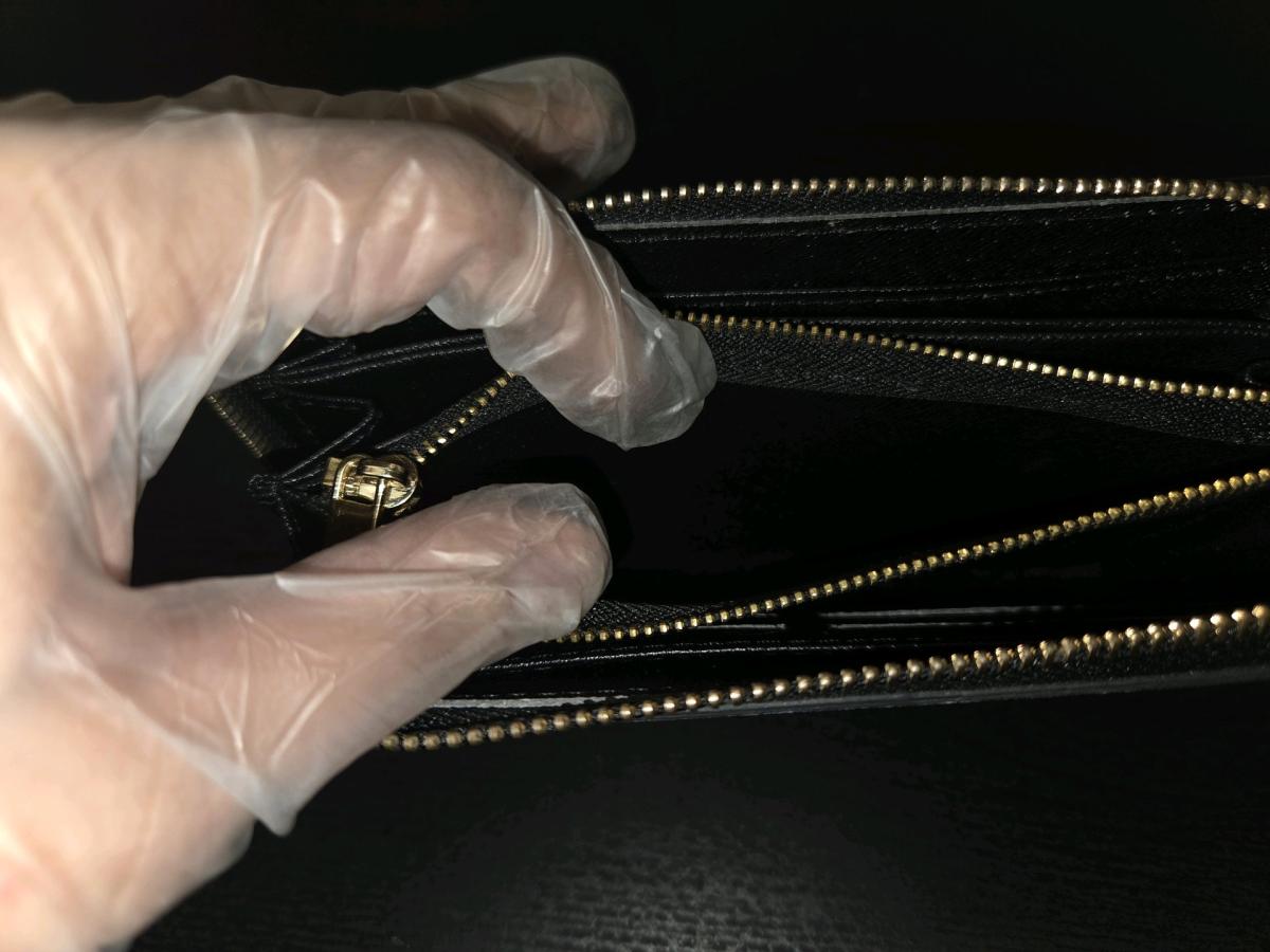 Gucci Snake GG Supreme Wallet - Arlington, Texas - FleaMarketBay