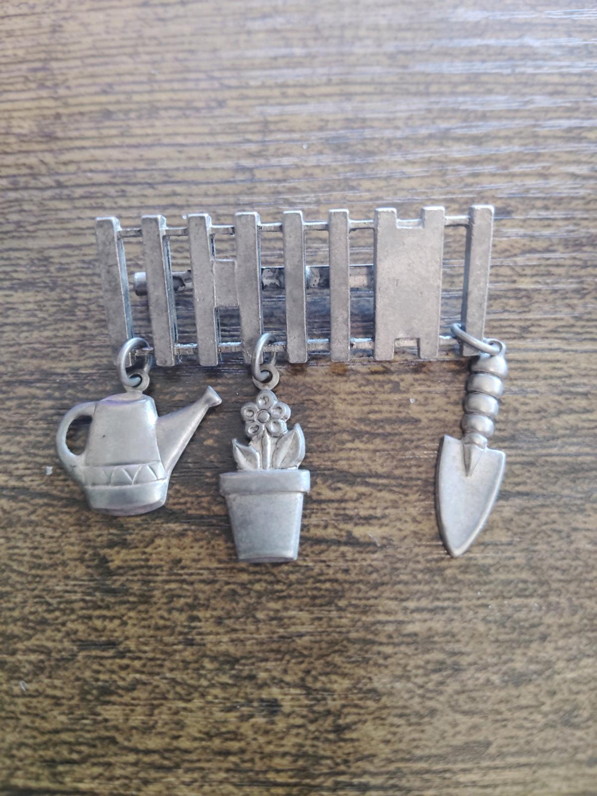 trinkets and what not - San Diego, California - FleaMarketBay
