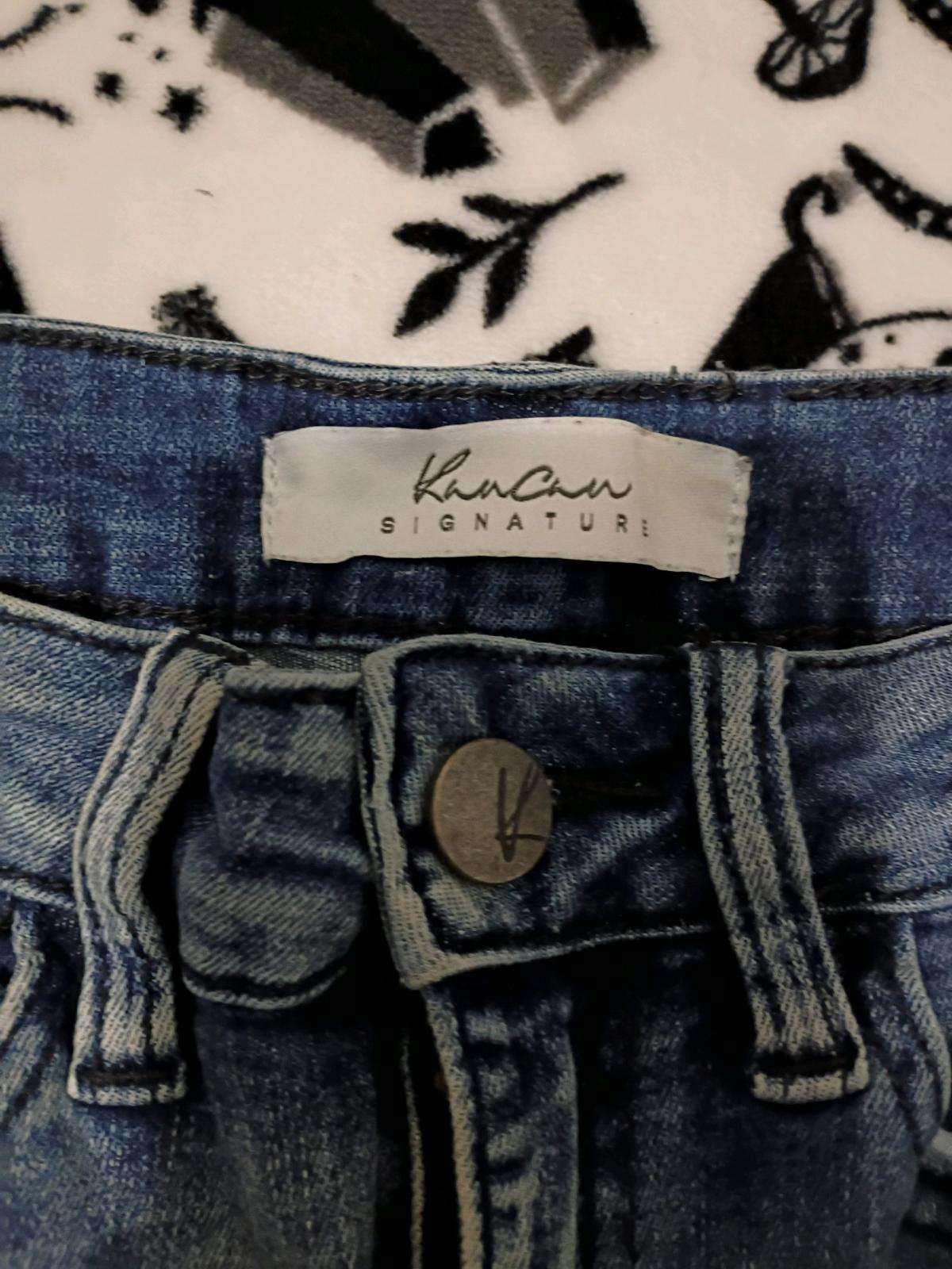Rau Cau Streetwear - Longwood, Florida - FleaMarketBay