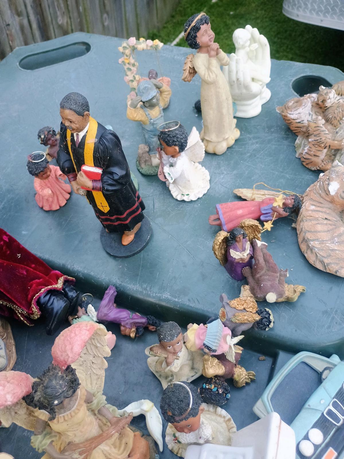 figurines - Ladson, South Carolina - FleaMarketBay