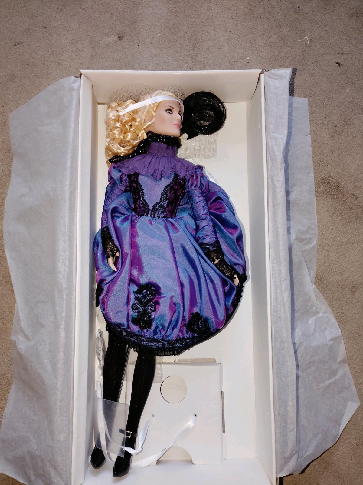 Dolls Collectors Items - Everett, Washington - FleaMarketBay
