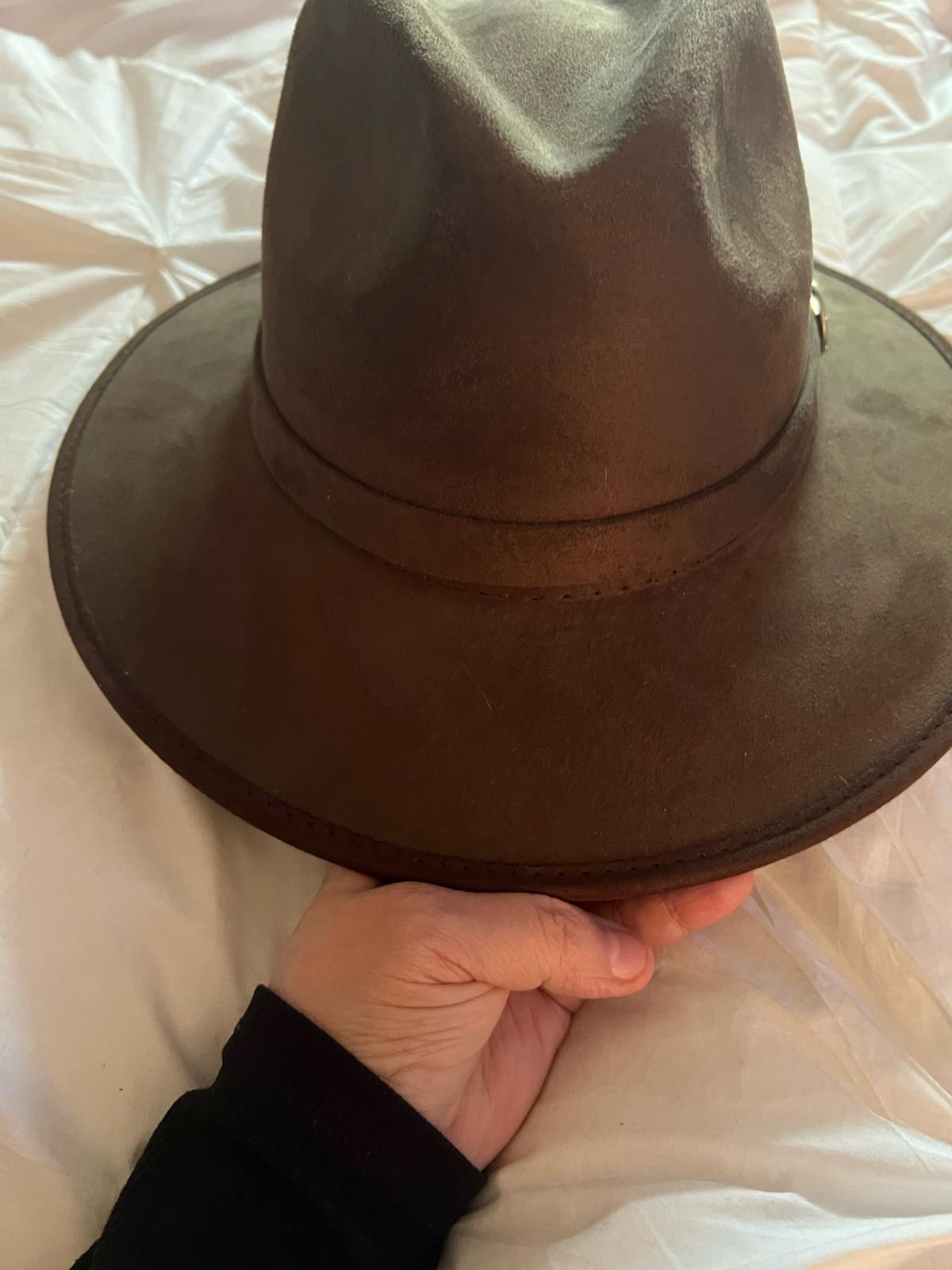 Brown unisex La Serra hat - Lynn, Massachusetts - FleaMarketBay