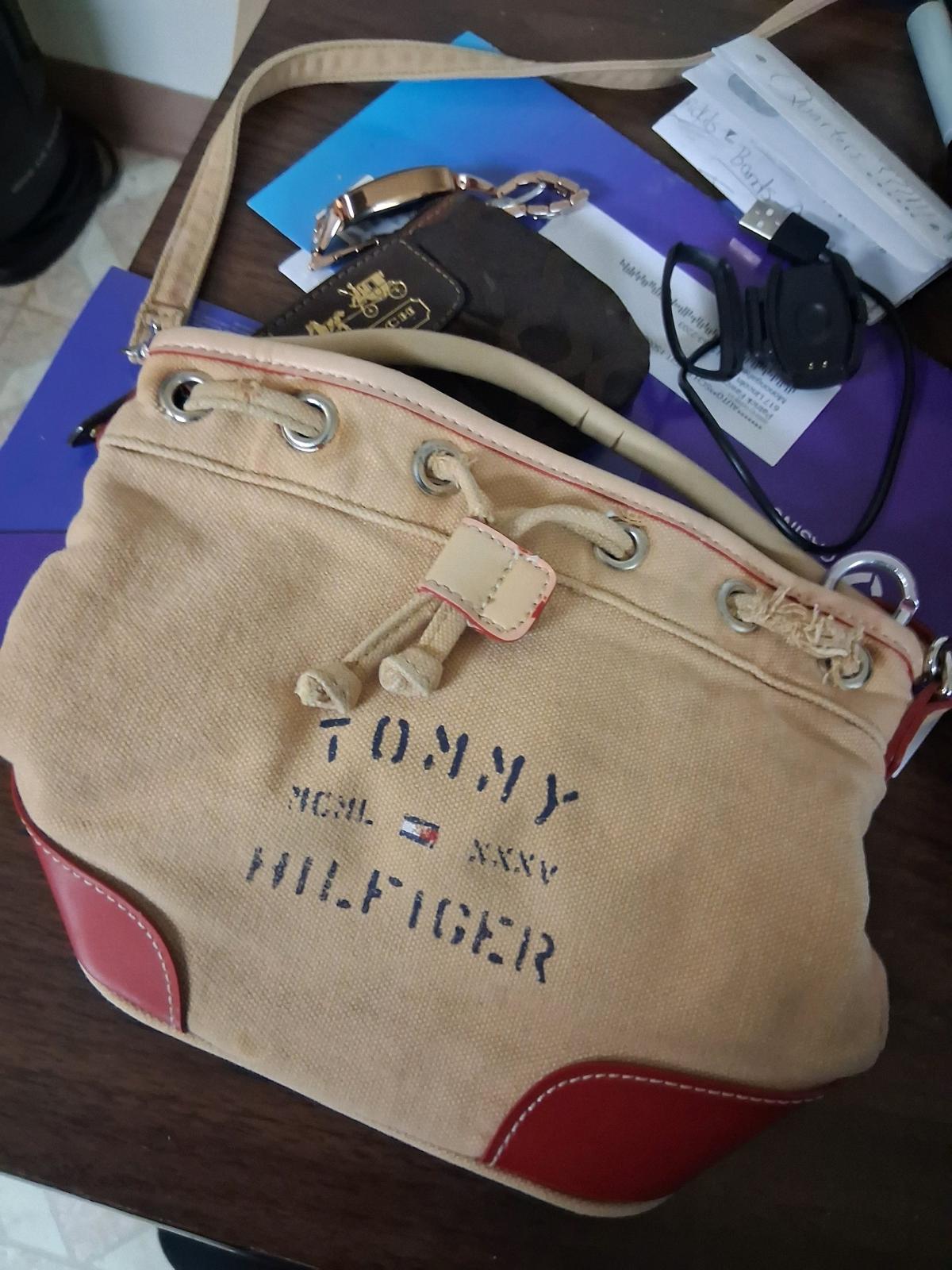 Womens Tommy Hilfiger Bucket Bag Purse - Monongahela, Pennsylvania - FleaMarketBay