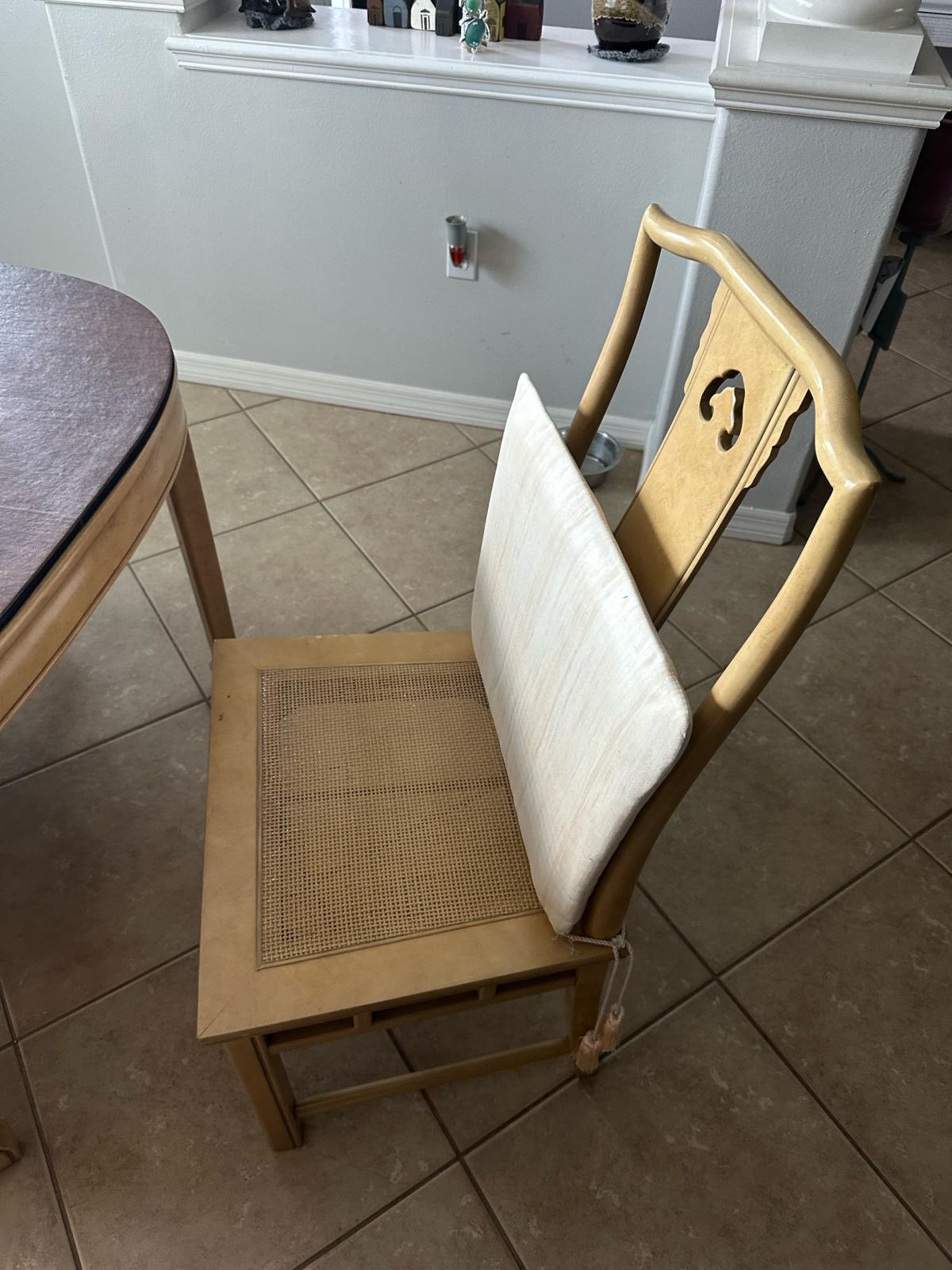 table and 4 chairs custom cover chair cushions and xtra leaf - Parrish, Florida - FleaMarketBay