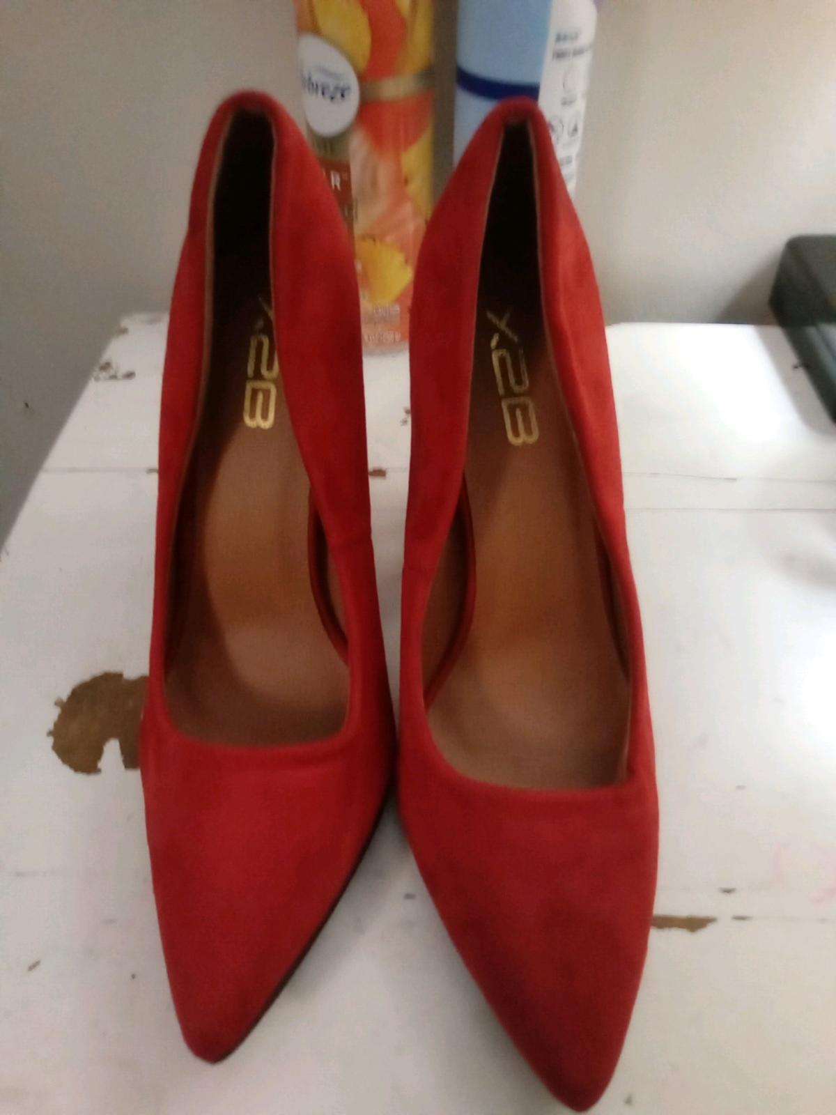 Womens high hills - Calera, Alabama - FleaMarketBay
