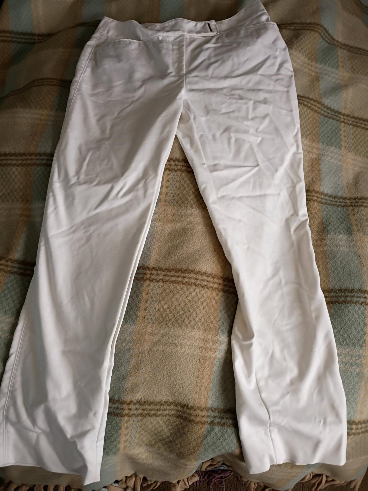 white pants size 4 R never worn - Bluefield, West Virginia - FleaMarketBay