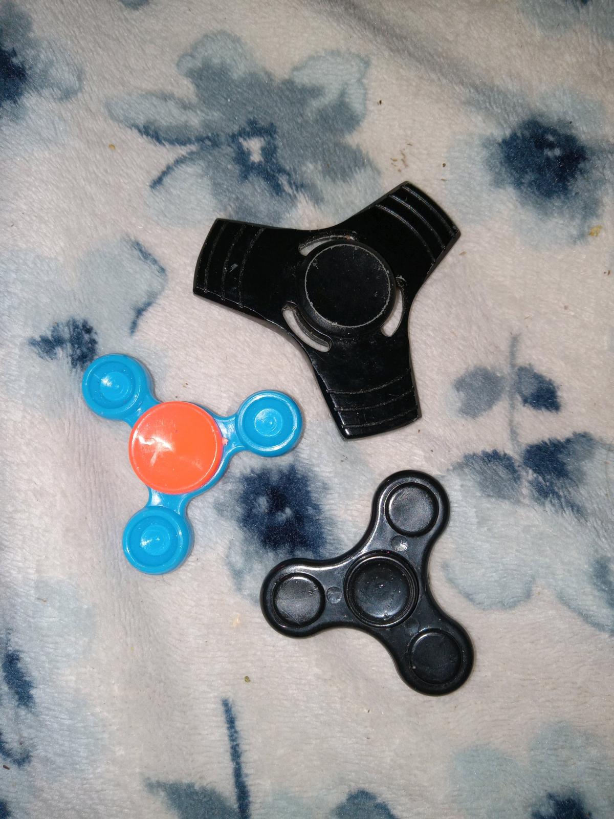 pop toys  spinners - Franklinton, North Carolina - FleaMarketBay