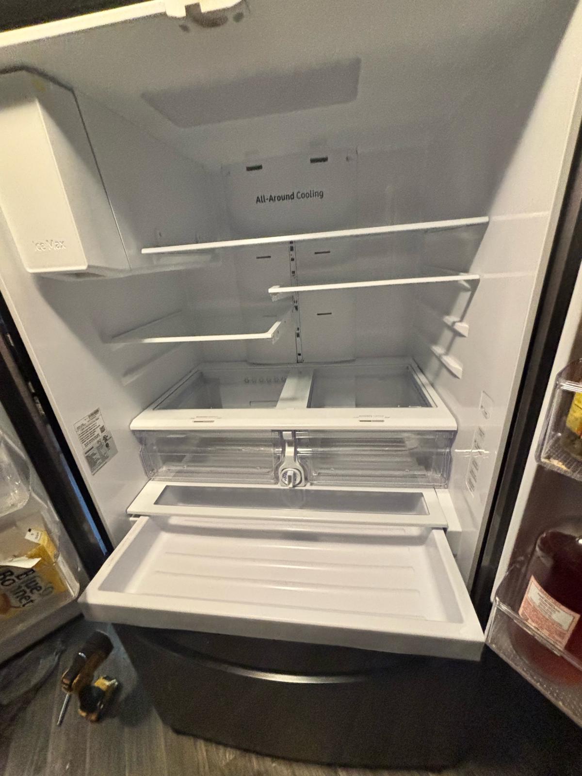 fridge - Angier, North Carolina - FleaMarketBay