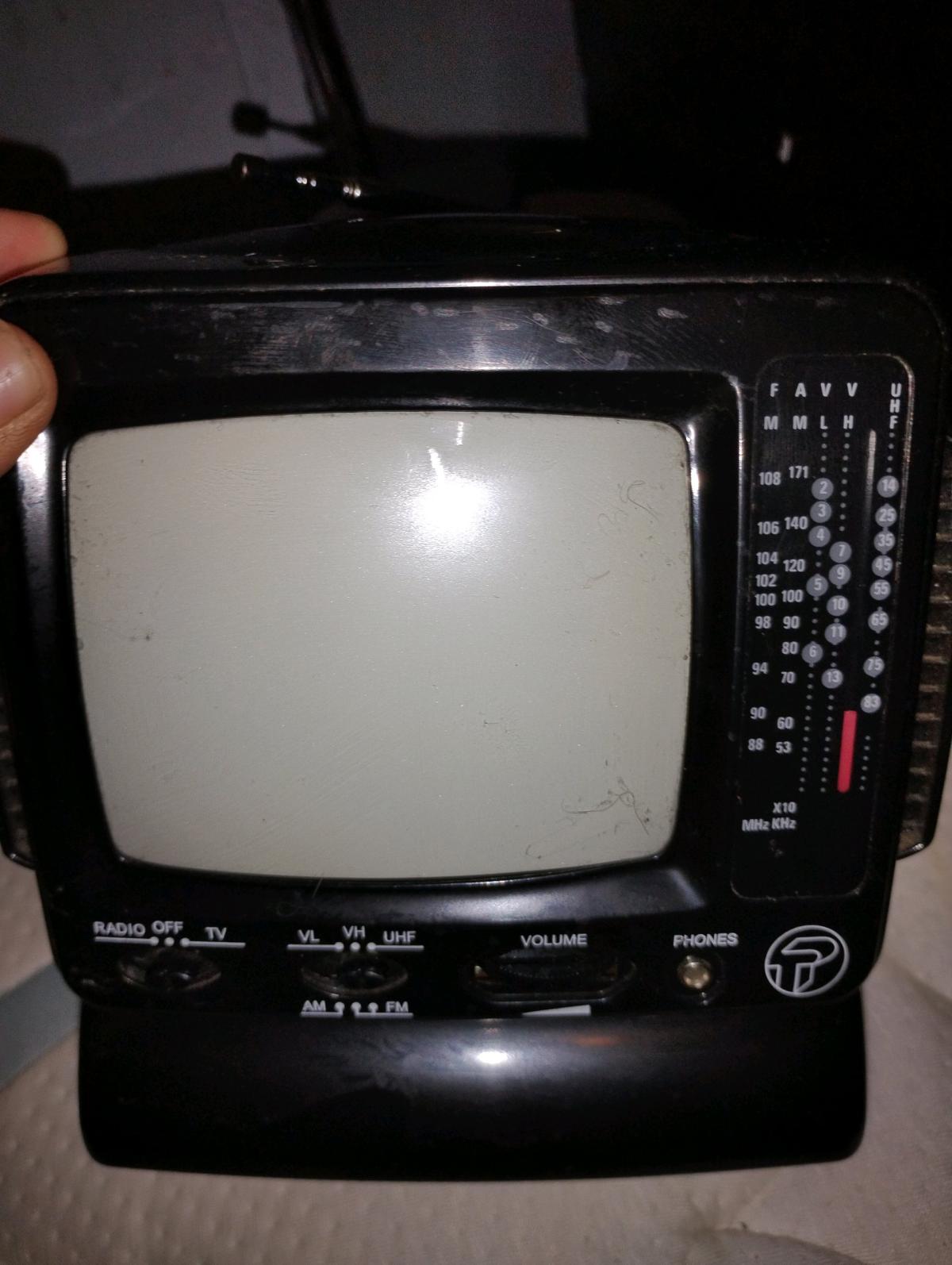 old weird neat tv - Newport, Kentucky - FleaMarketBay