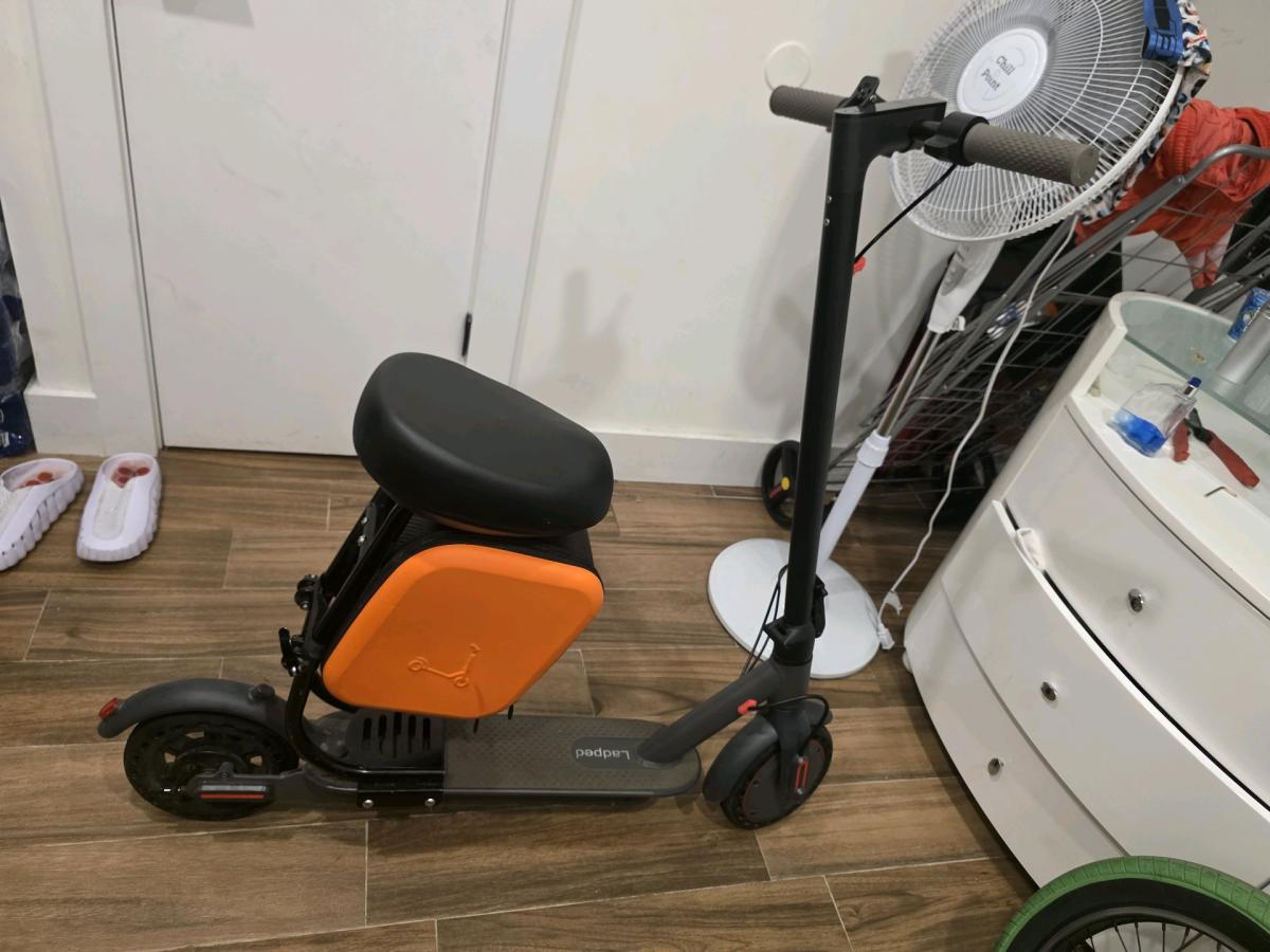Ladped electric scooter gray en black orange - Adams, New York - FleaMarketBay