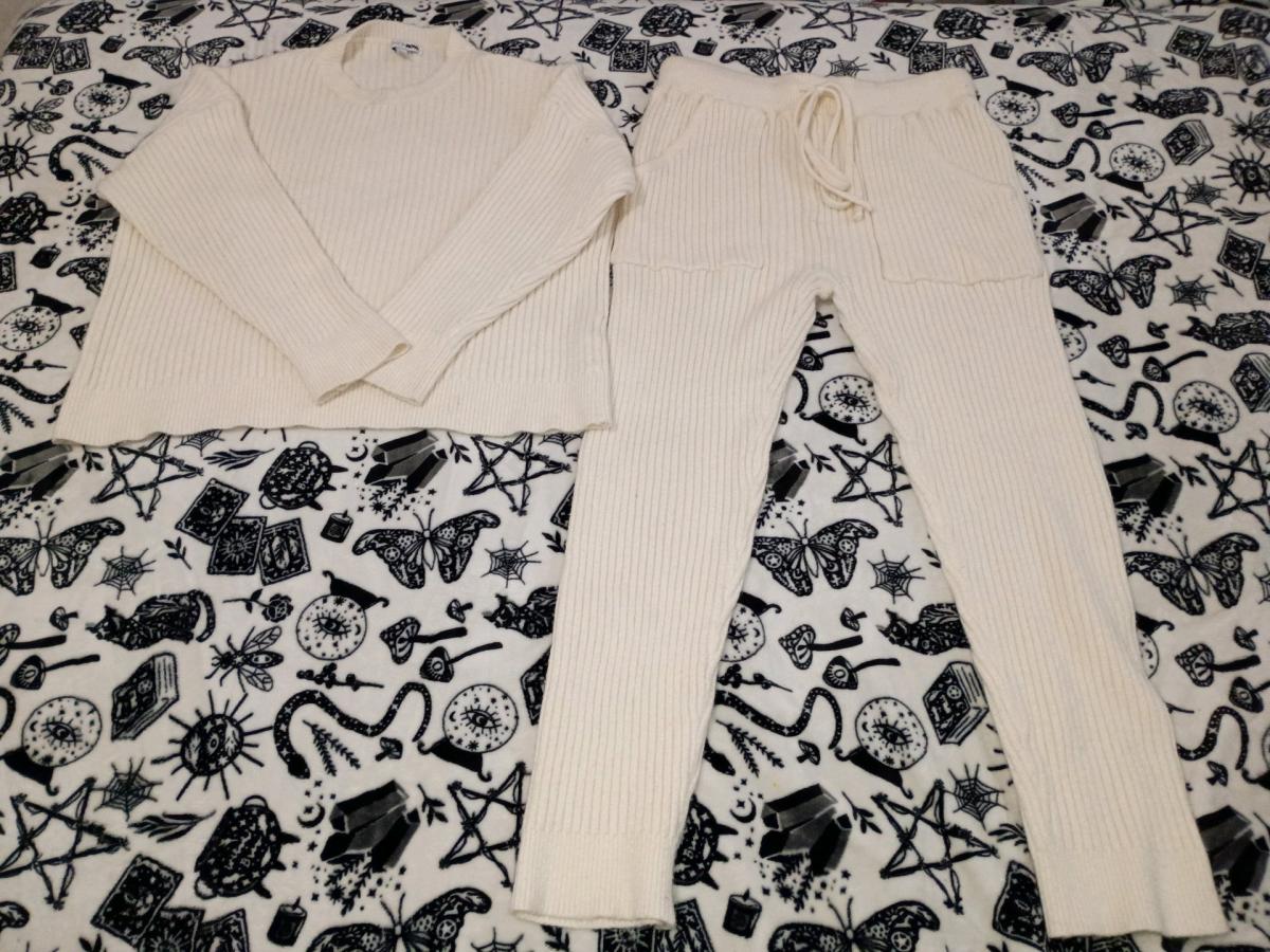 Fashion Nova 2 Piece Legging Set - Longwood, Florida - FleaMarketBay