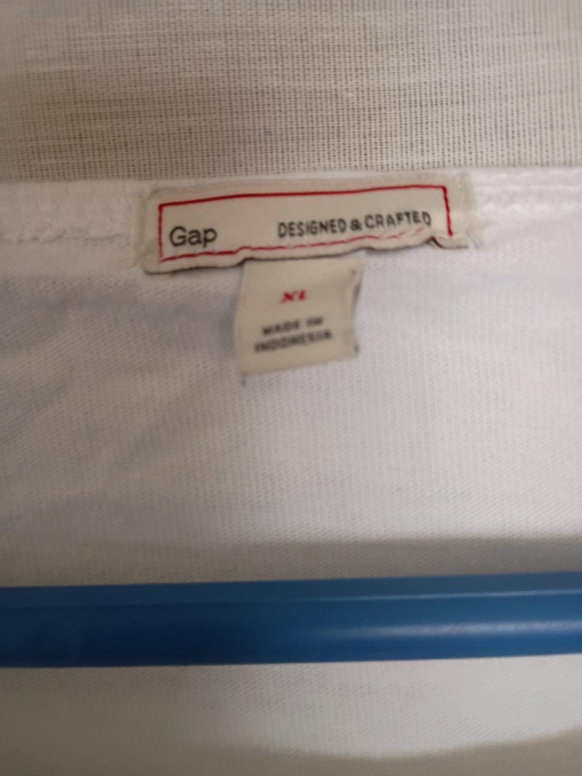 a white shirt never worn been in a drawer - Bluefield, West Virginia - FleaMarketBay