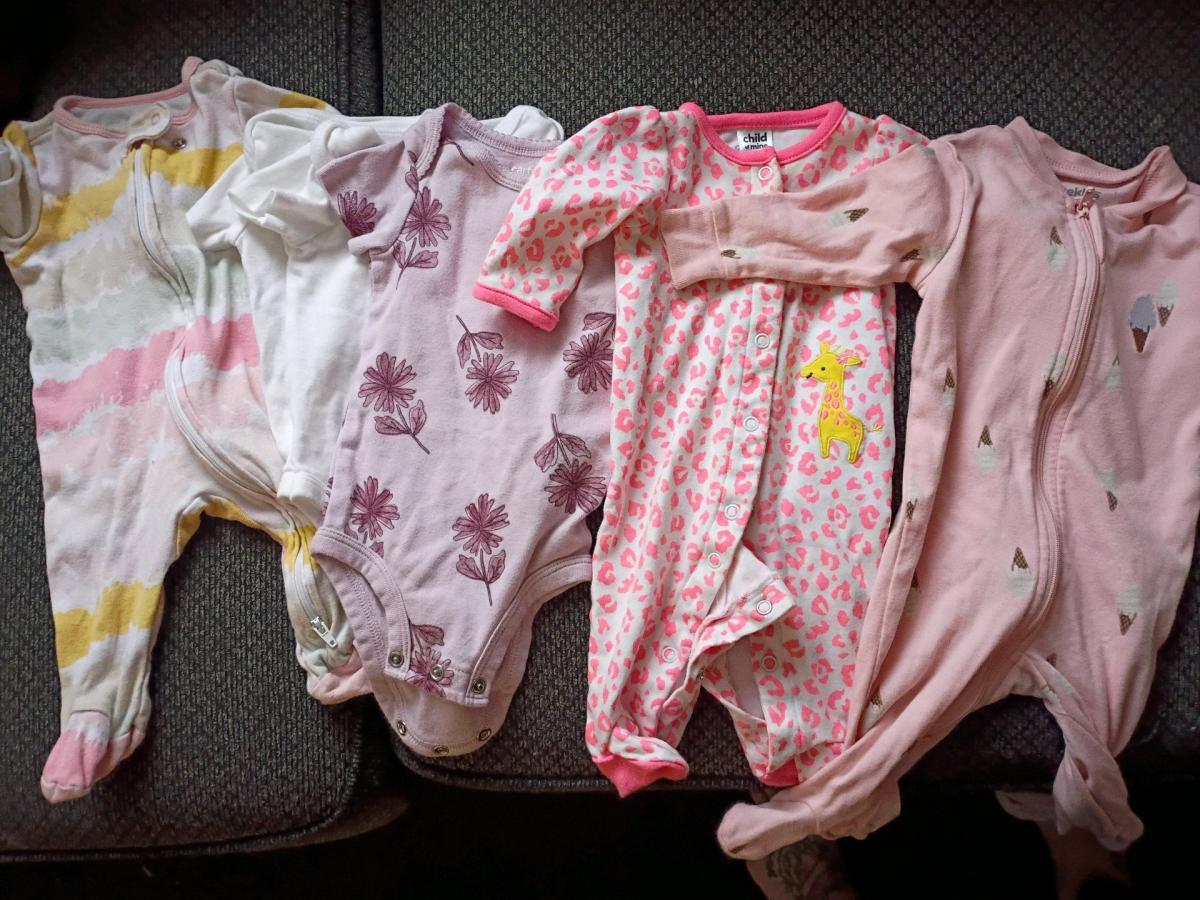 bundle of baby girl clothes sizes 0 to 3 months - Spokane, Washington - FleaMarketBay