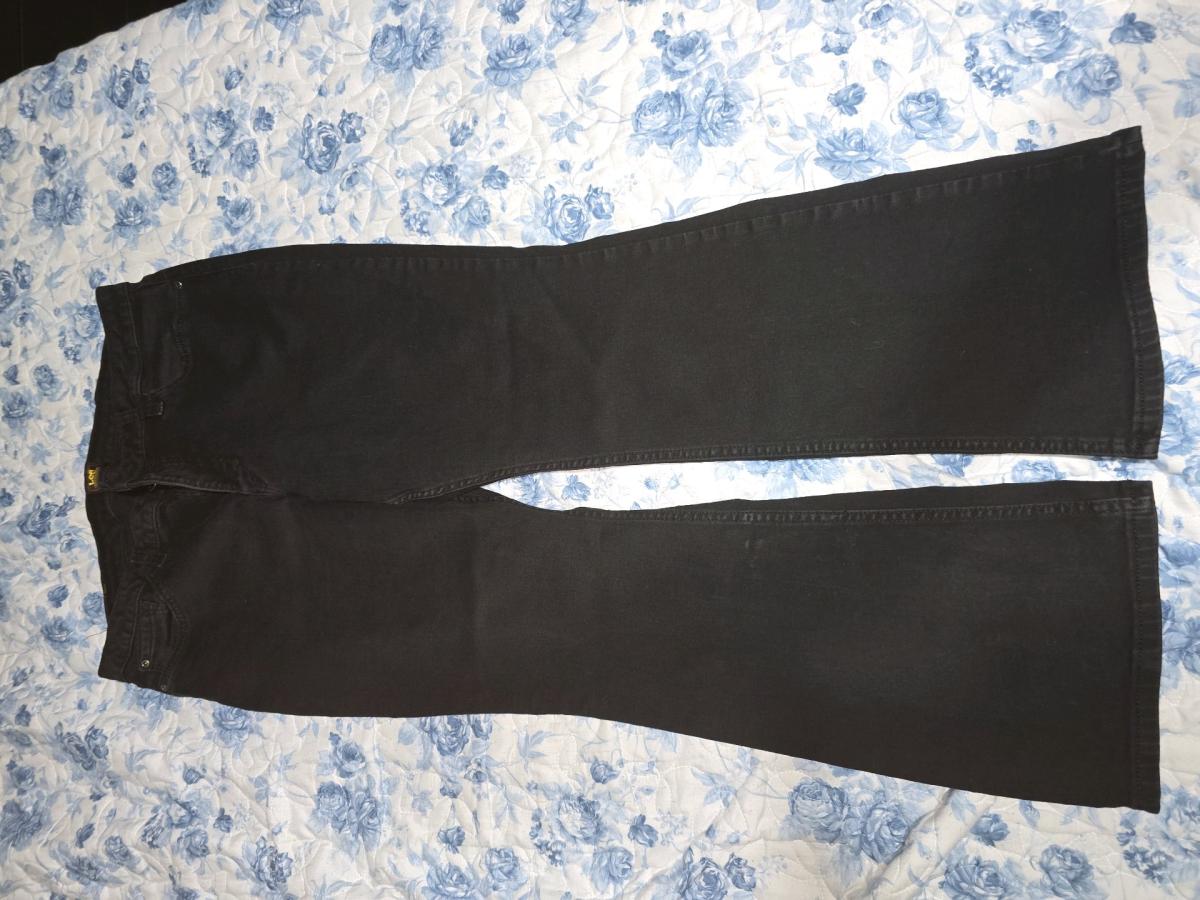 Lee bell bottoms jeans size 16 - Houston, Texas - FleaMarketBay