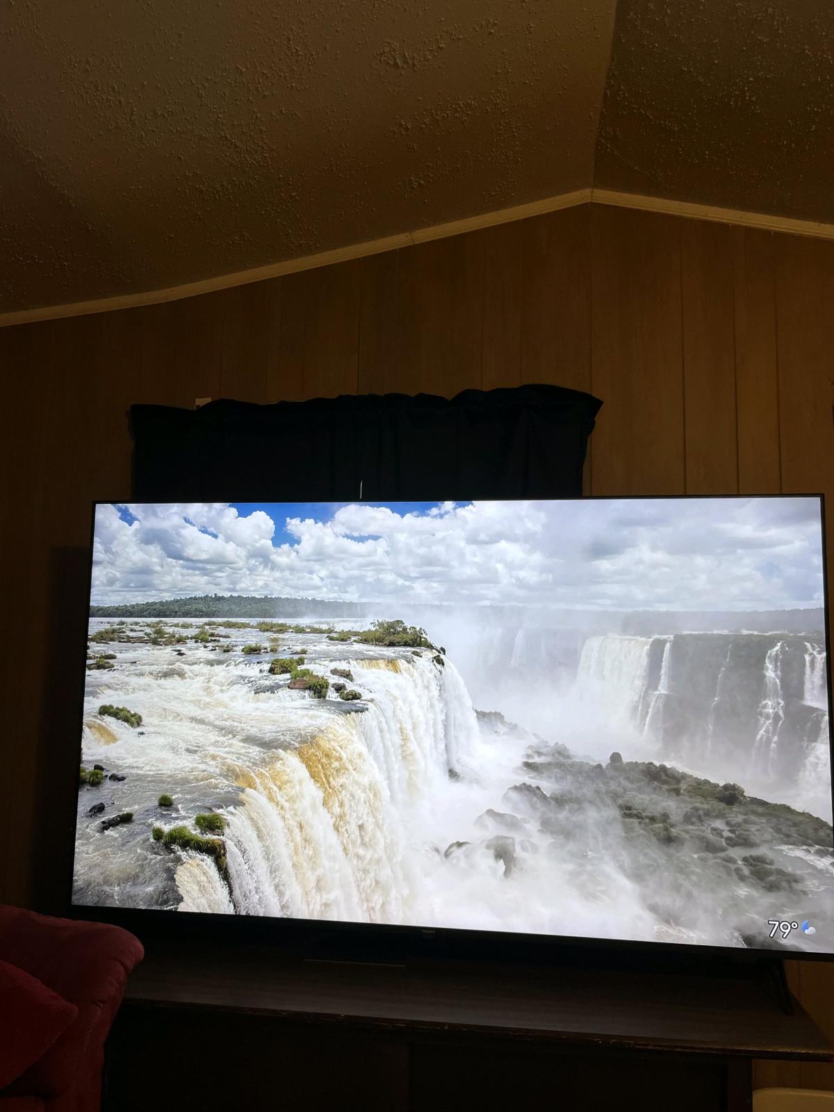 70in Phillips Smart TV never used out of the box - Crockett, Texas - FleaMarketBay