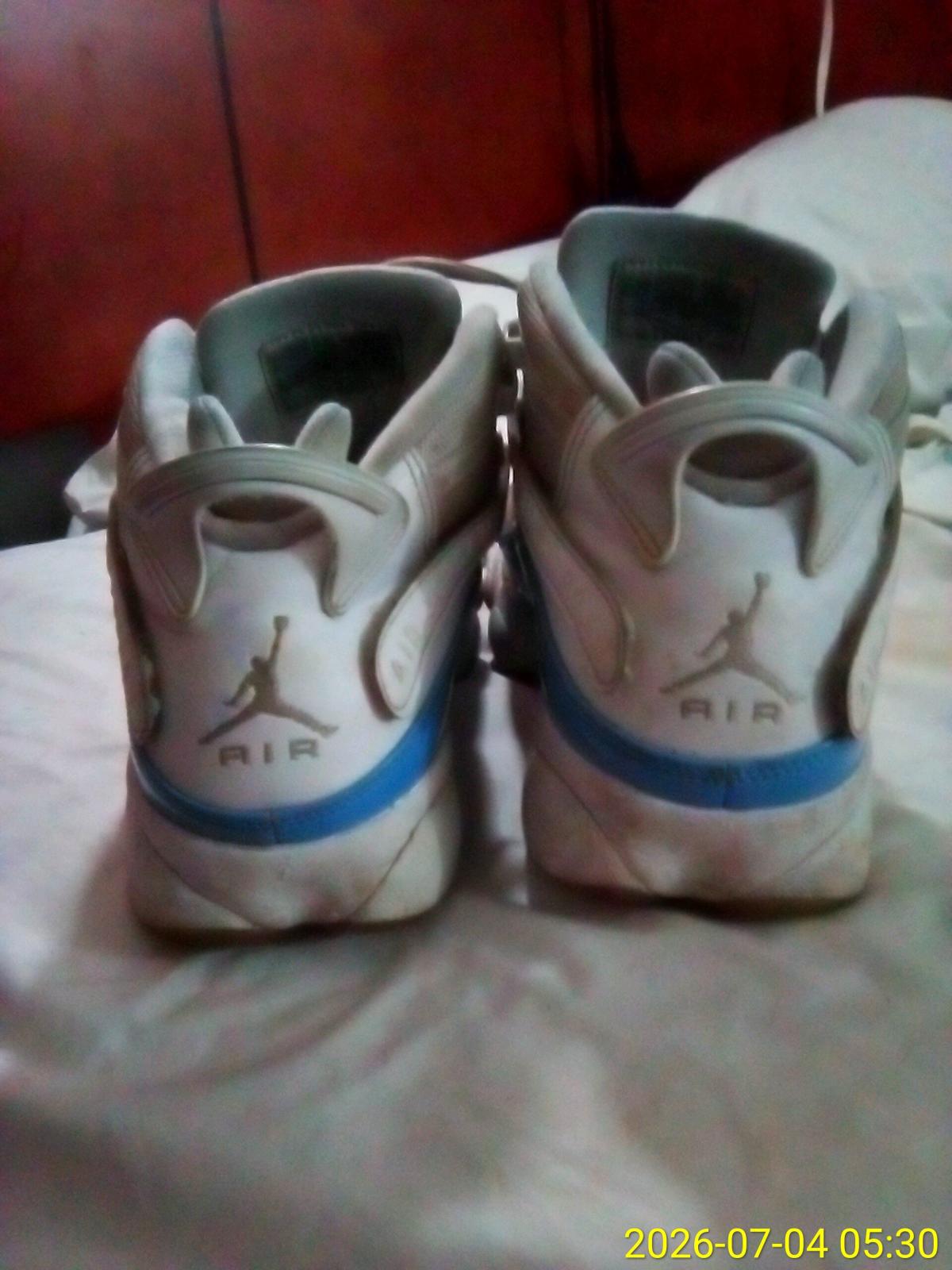 blue and white Jordan 11s mens size 10 - Aiken, South Carolina - FleaMarketBay