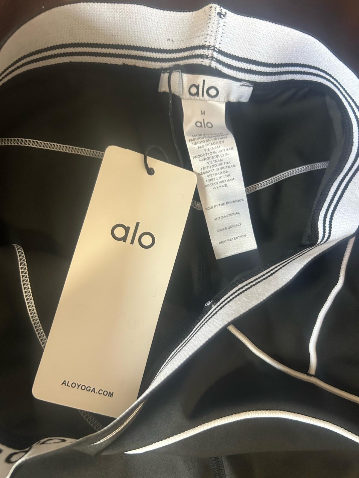 alo Legging Yoga Airlift Leggings and Bra set - Algonquin, Illinois - FleaMarketBay