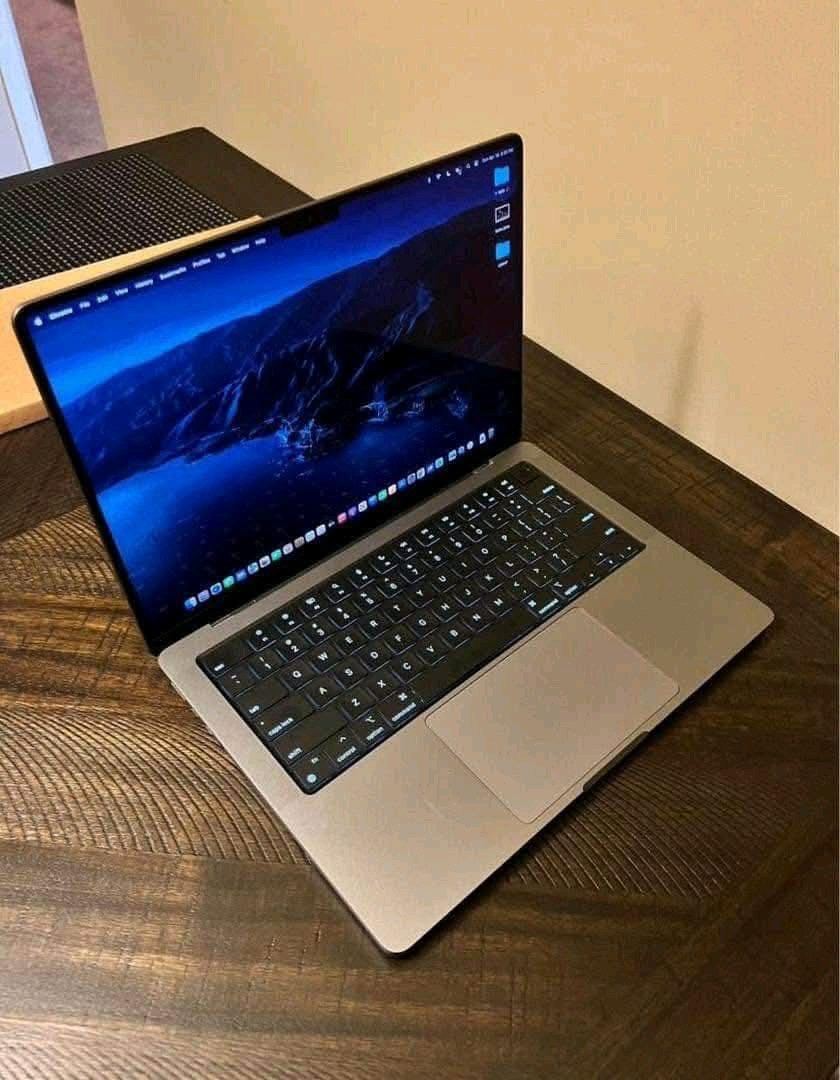 MacBook pro 2024 model - Anton, Texas - FleaMarketBay