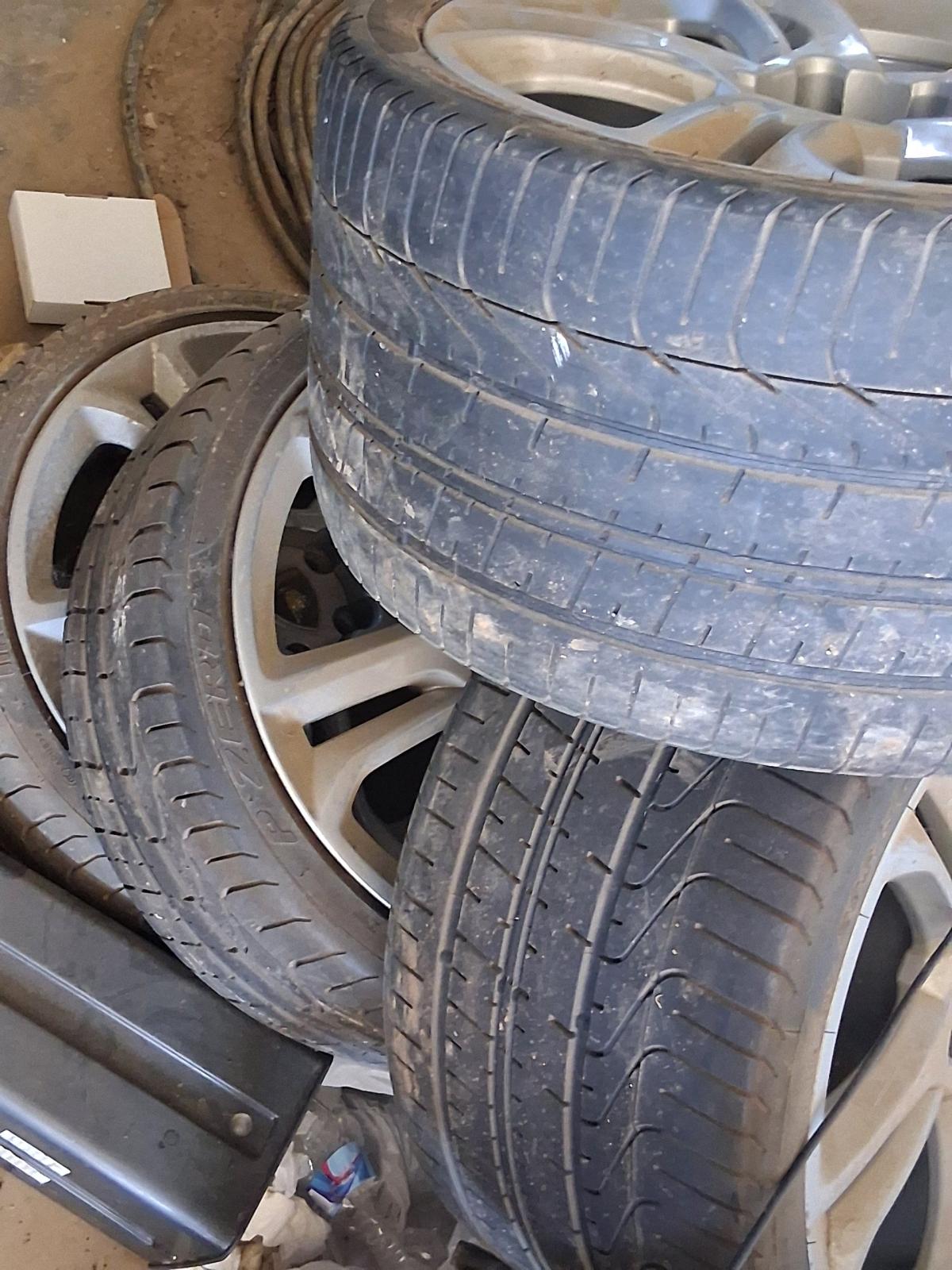 Lamborghini Gallardo Apollo Tires - Ardmore, Oklahoma - FleaMarketBay