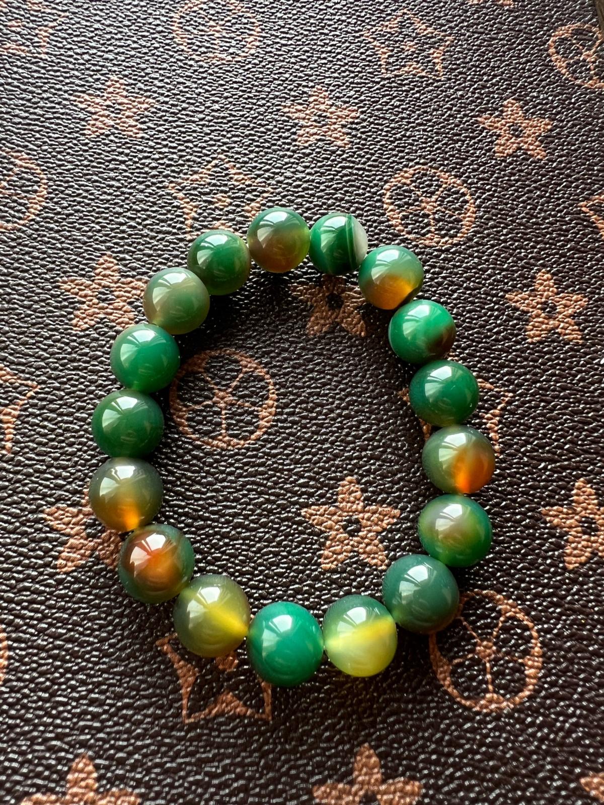 11mm Oily Peacock Green Agate Bracelet Natural Mixed Brown B - Pennsylvania Furnace, Pennsylvania - FleaMarketBay