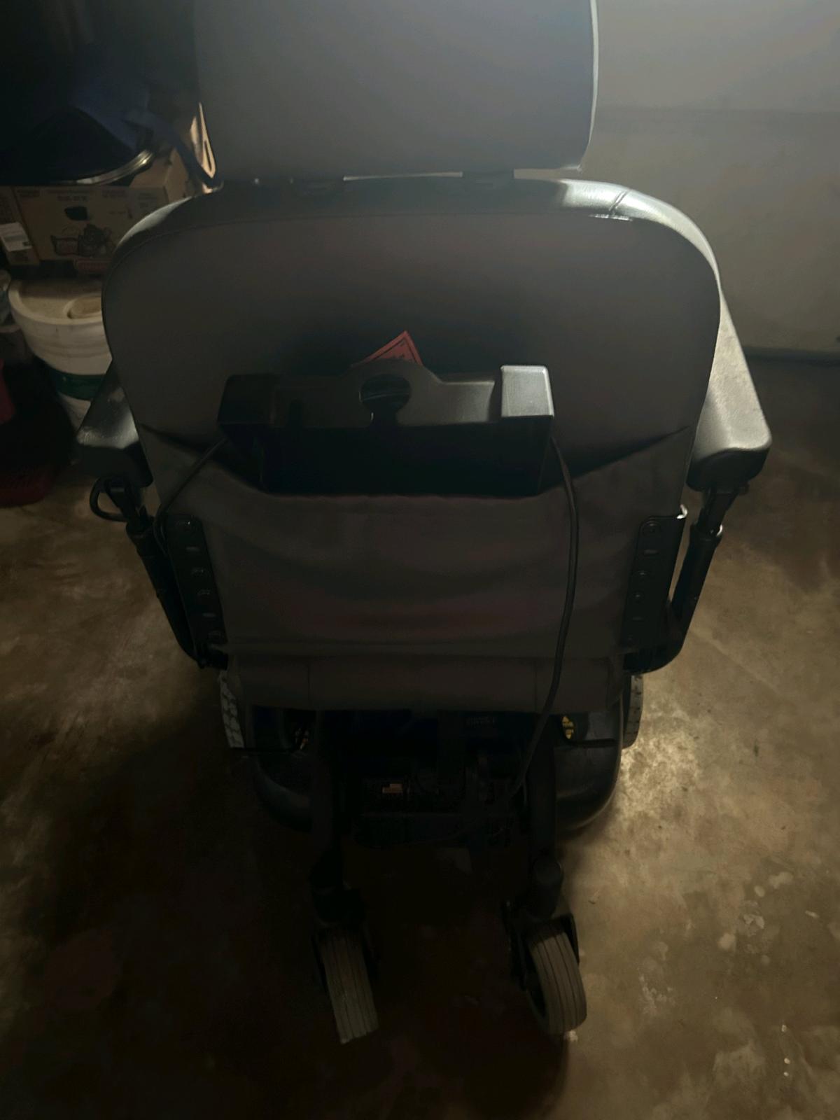 scooter chair with joystick may need new battery not sure - San Antonio, Texas - FleaMarketBay