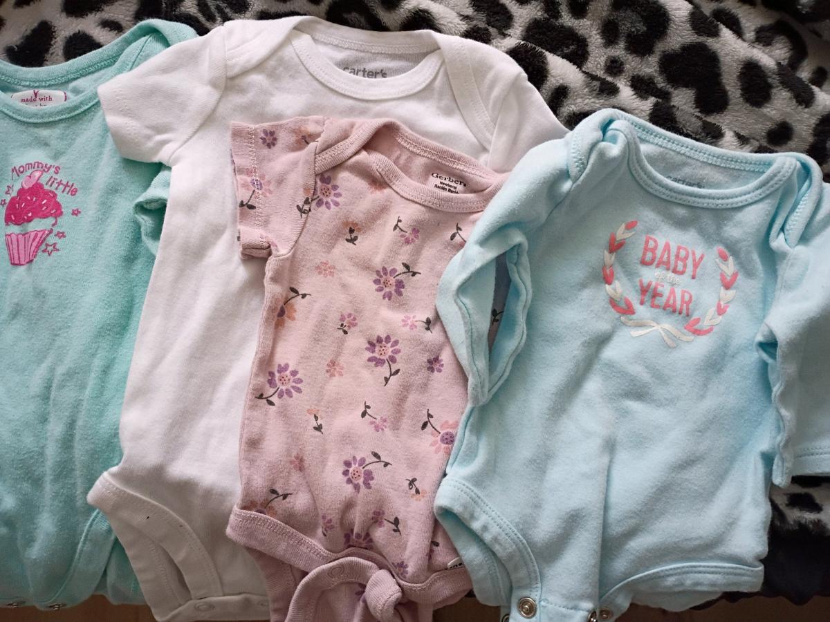 bundle of baby girl clothes sizes nb to 6 months - Spokane, Washington - FleaMarketBay