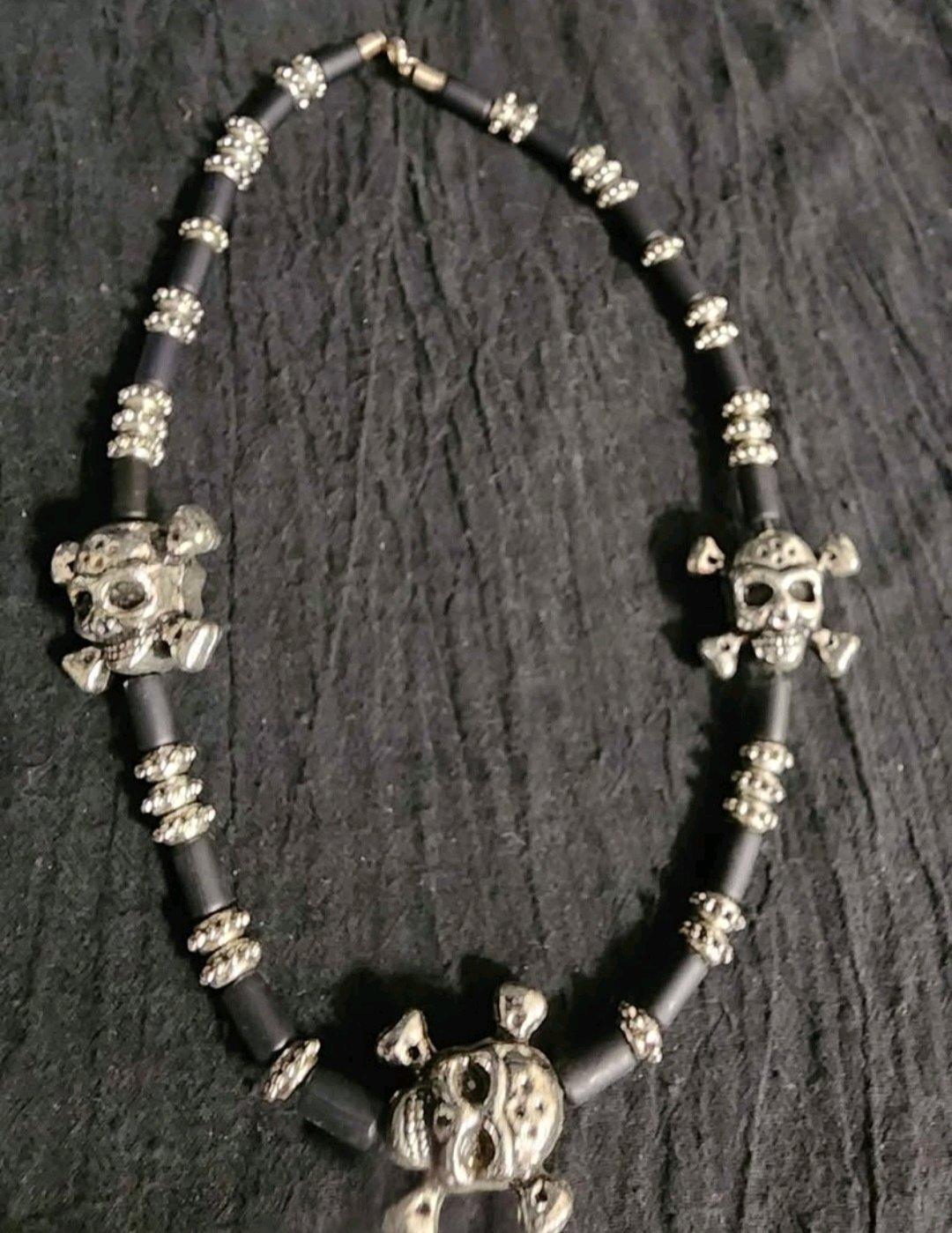 Chunky black Skull Choker necklace - Knoxville, Tennessee - FleaMarketBay