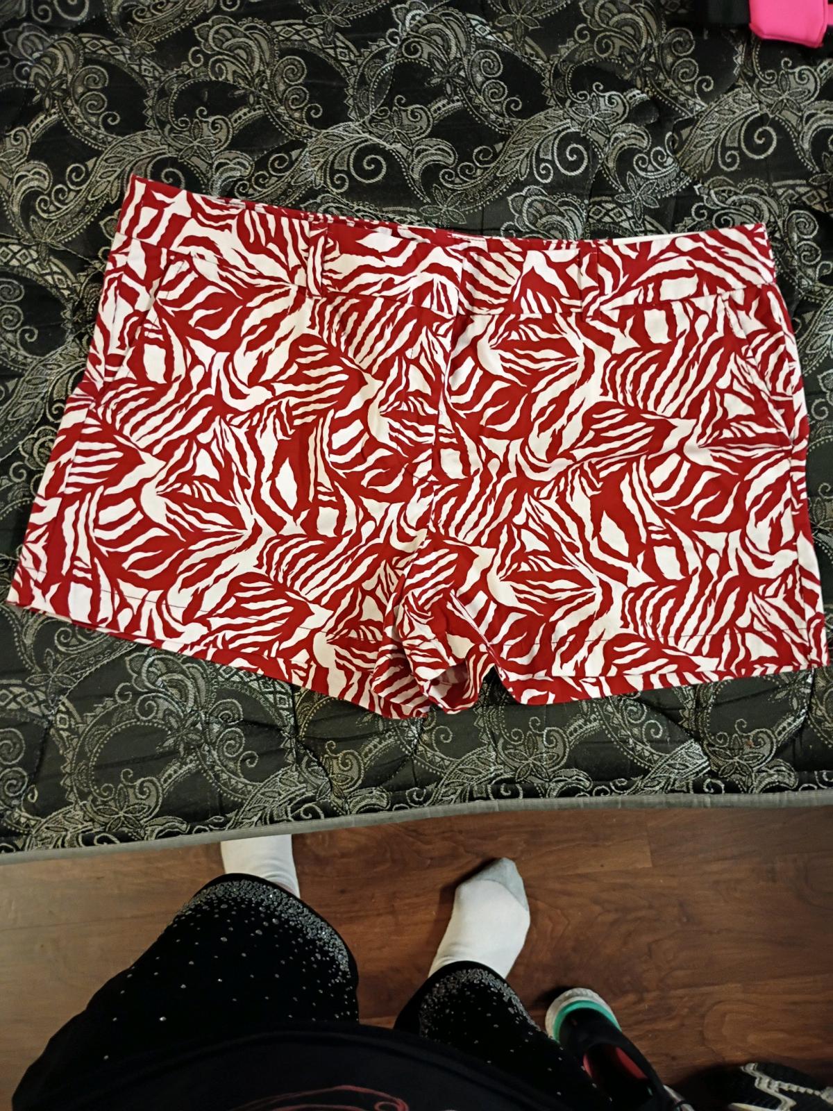 the loft red and white shorts - Dayton, Ohio - FleaMarketBay