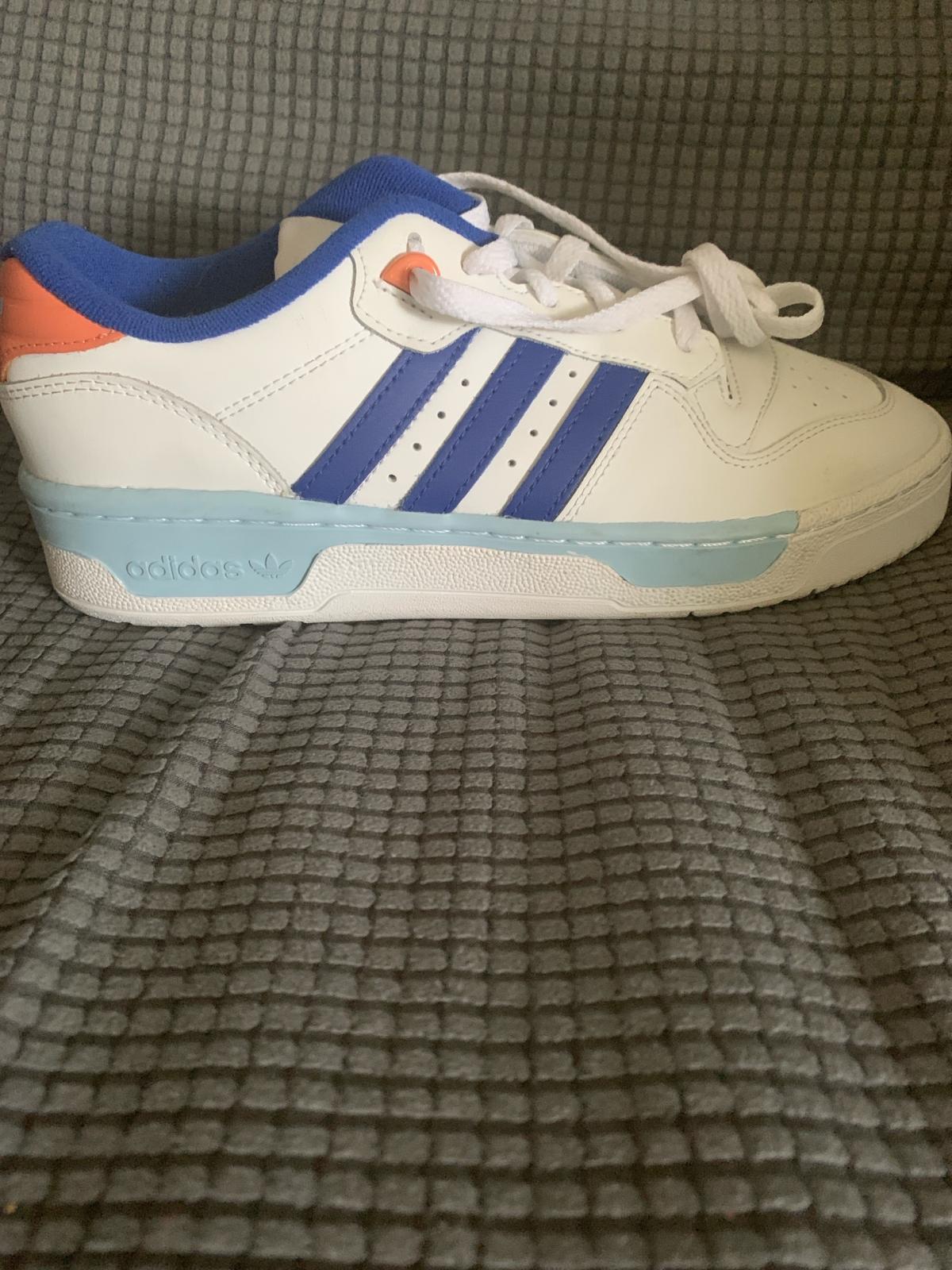 unisex regular adult adidas size 7 12 - Columbus, Ohio - FleaMarketBay