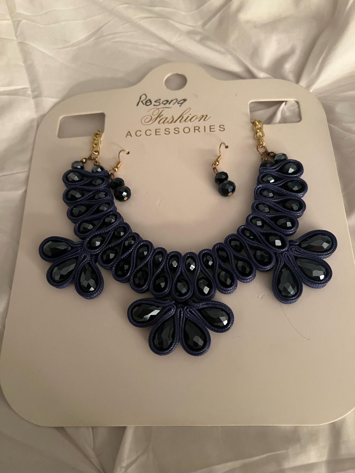blue necklace and earrings set new - Lynn, Massachusetts - FleaMarketBay