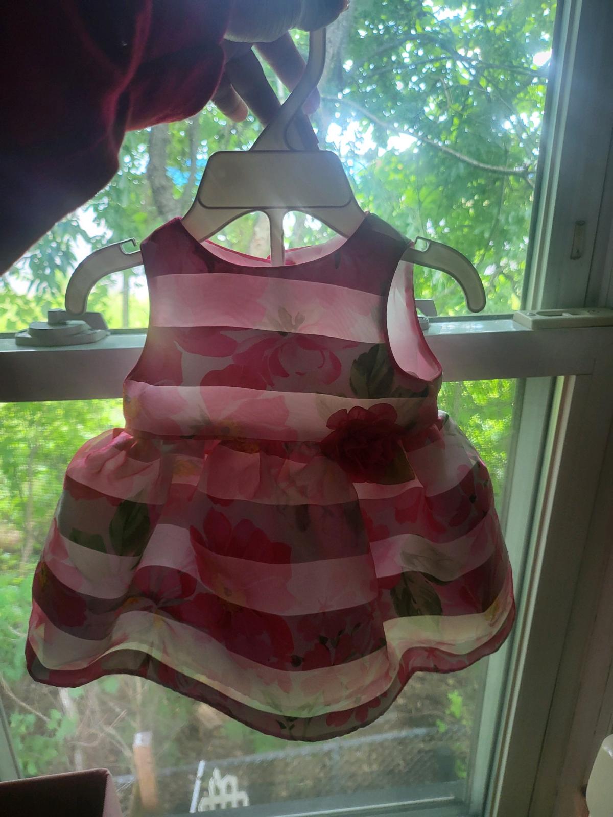 A newborn baby outfit never use it - Warren, Ohio - FleaMarketBay