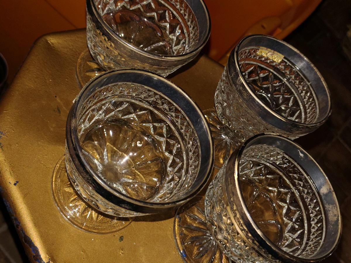 4 tall and 4 short sive trim glasses wear - Altamonte Springs, Florida - FleaMarketBay