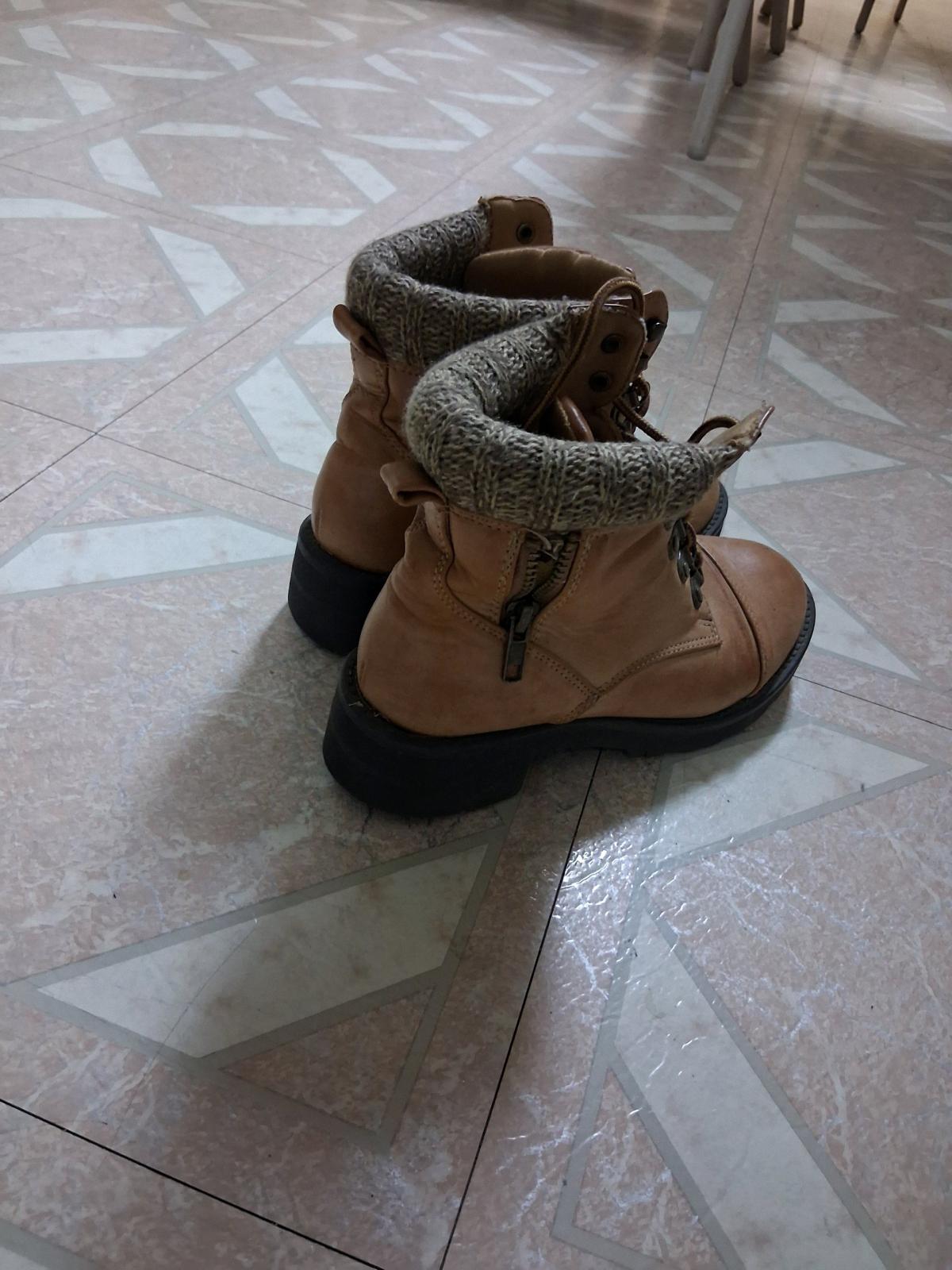 5 and a half MIA Windy Tan Ankle Boots - Monongahela, Pennsylvania - FleaMarketBay