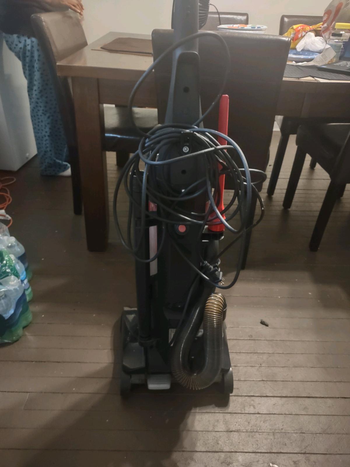 Used Hoover Wind Tunnel XL Pet vacuum cleaner - Cleveland, Ohio - FleaMarketBay