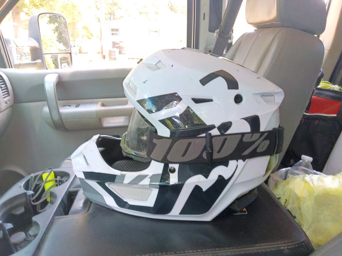 dirt bike helmet - Leesville, Louisiana - FleaMarketBay