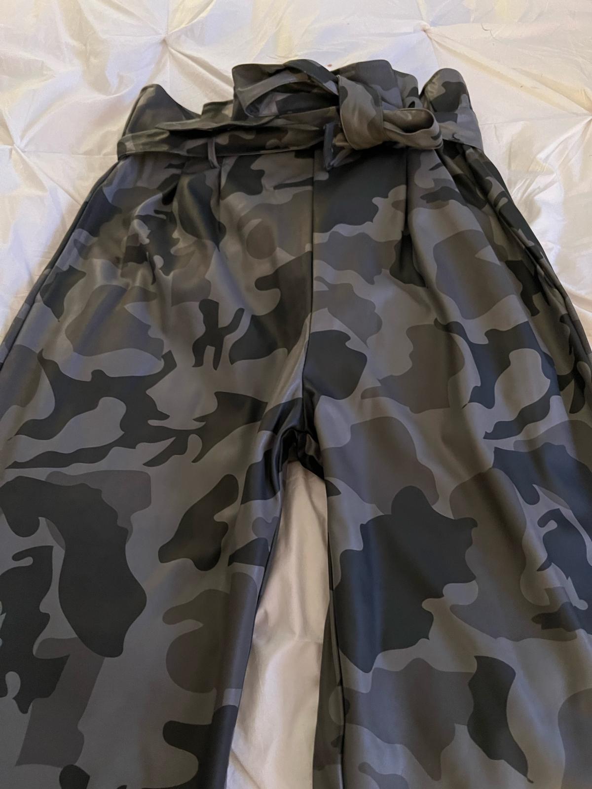 Faux leather pants lg never worn - Lynn, Massachusetts - FleaMarketBay