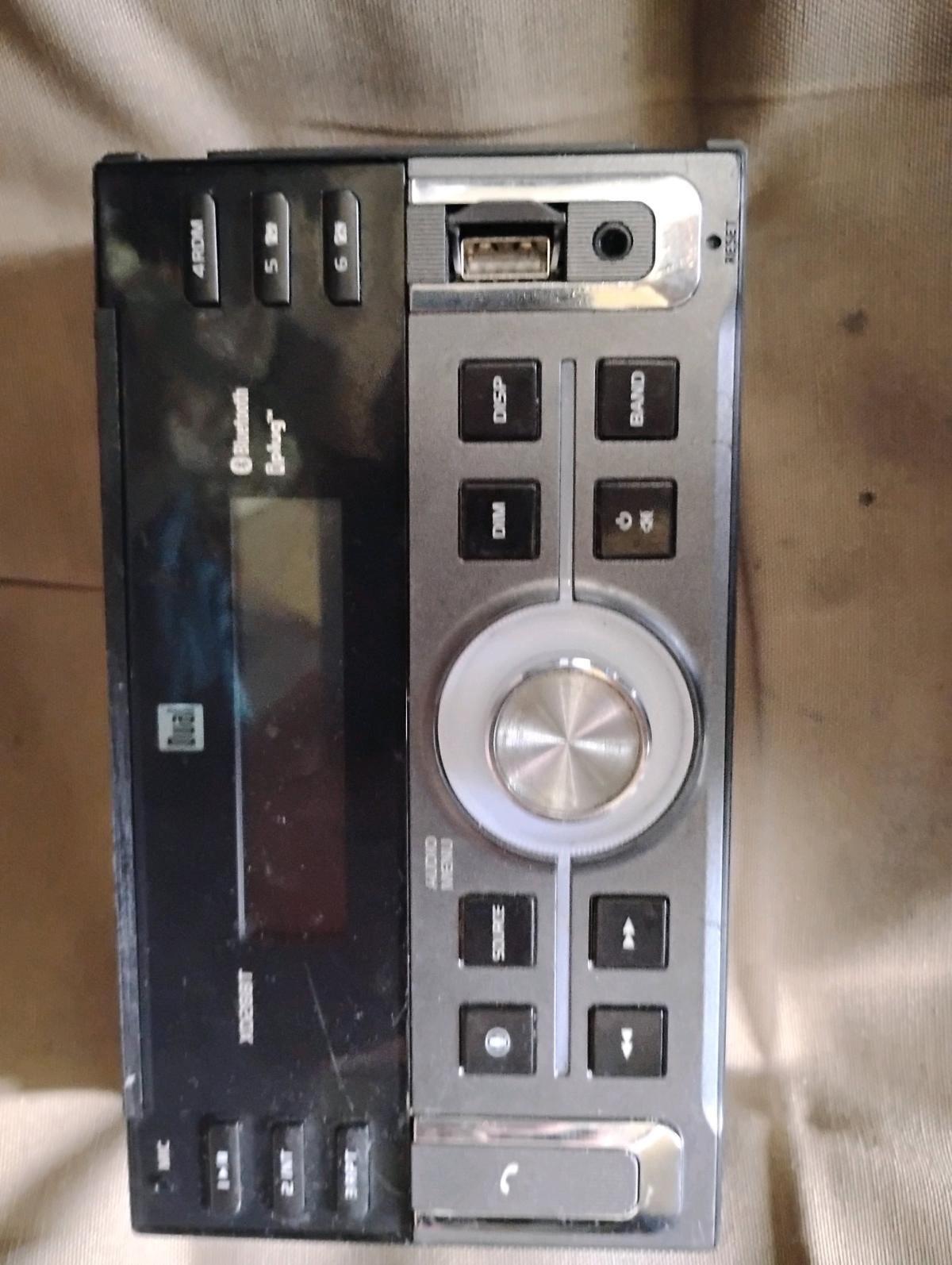 A  Car Radio with Bluetooth and charging spots - Swansea, South Carolina - FleaMarketBay