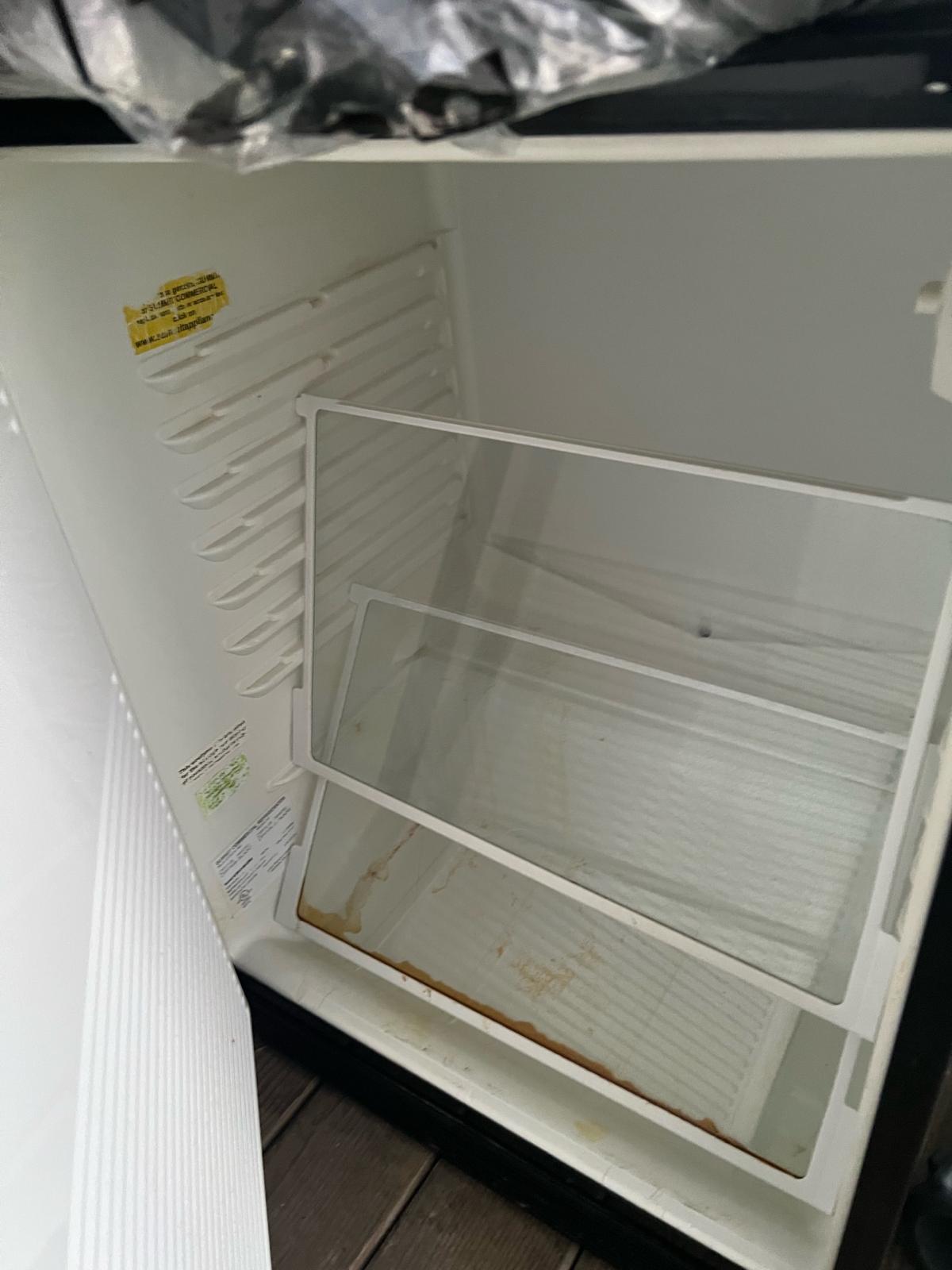 small commercial refrigerator great condition about 3 feet t - Lynn, Massachusetts - FleaMarketBay